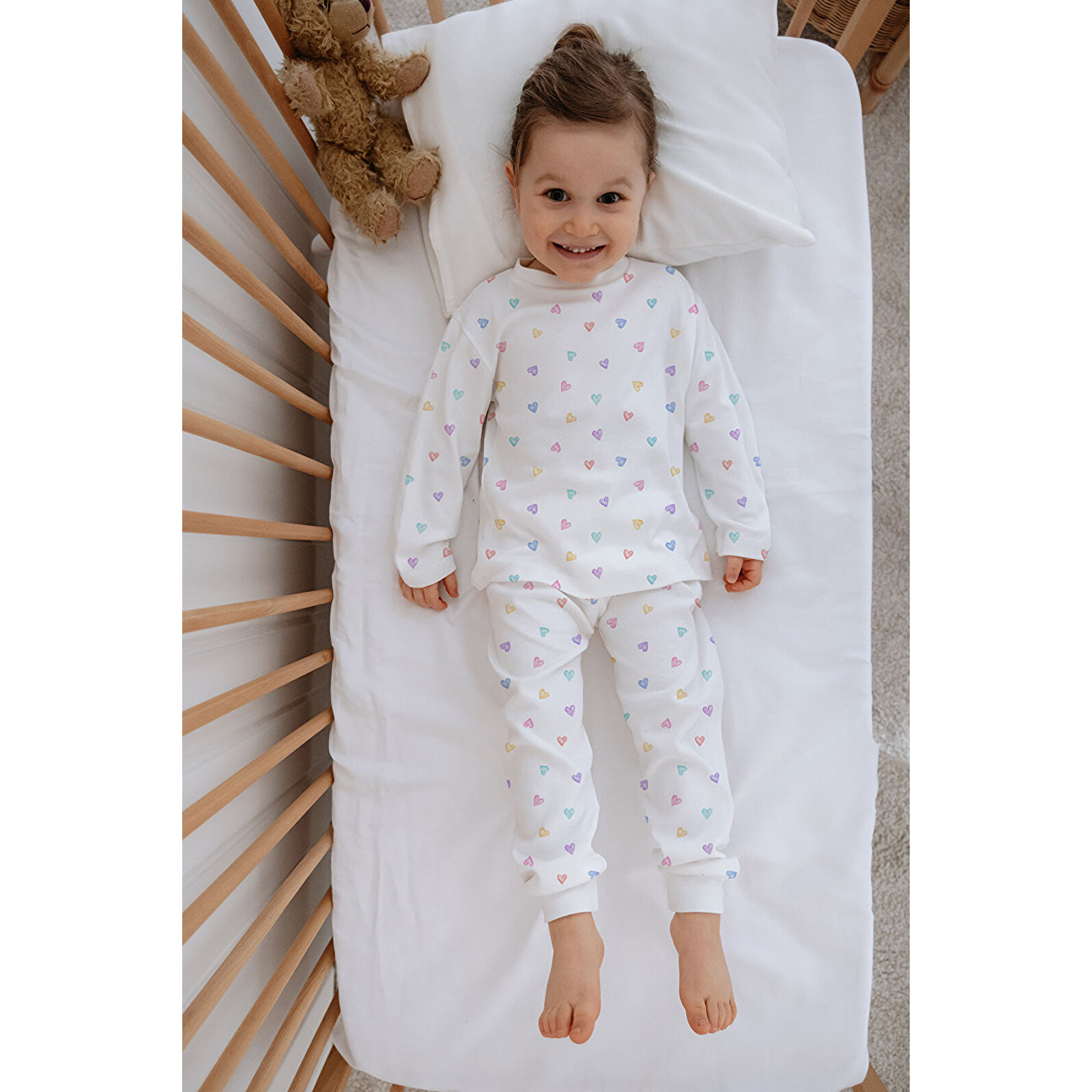 Kız Bebek Çocuk Pijama Takımı Uzun Kollu Üst ve Alt Takım - Renkli Kalpler