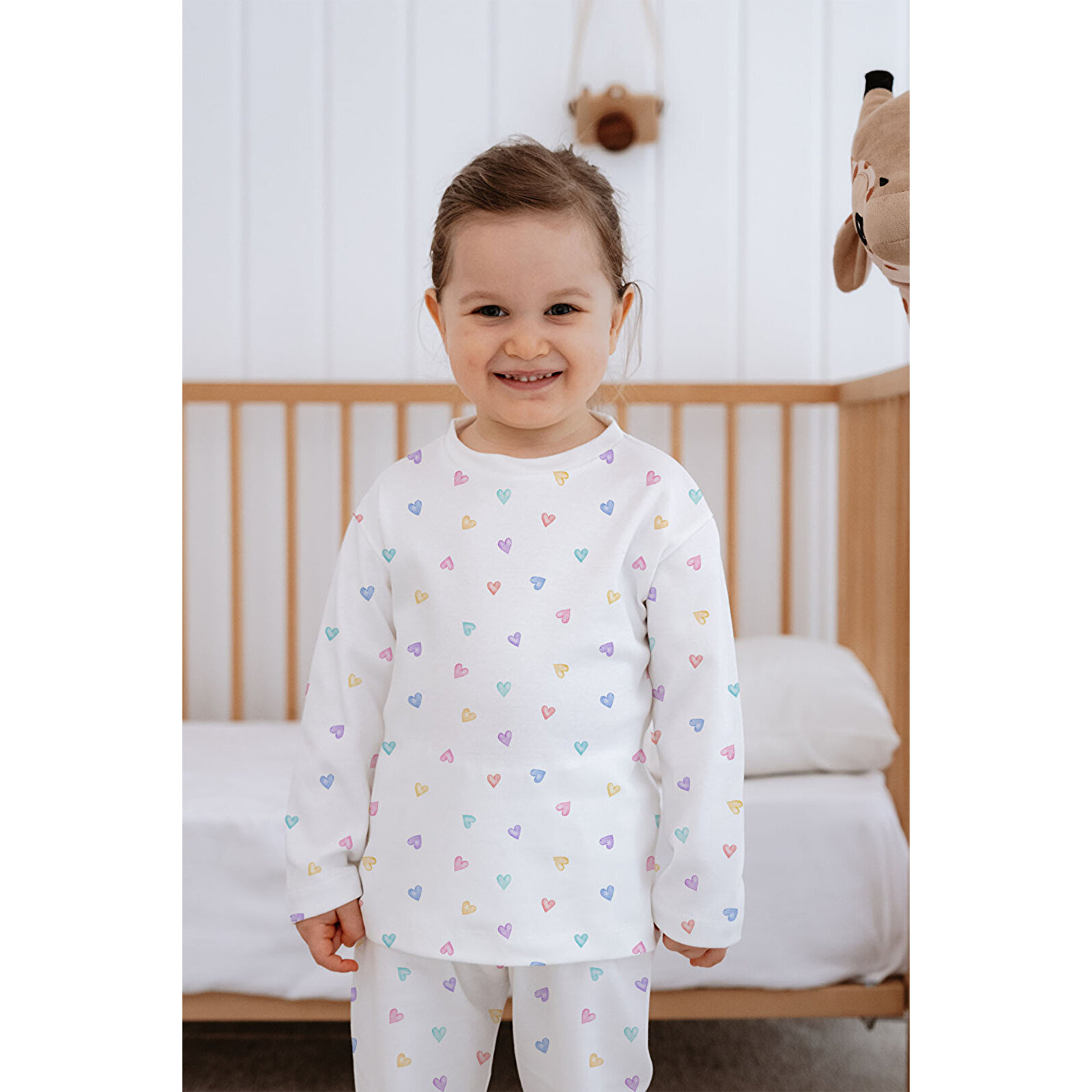 Kız Bebek Çocuk Pijama Takımı Uzun Kollu Üst ve Alt Takım - Renkli Kalpler