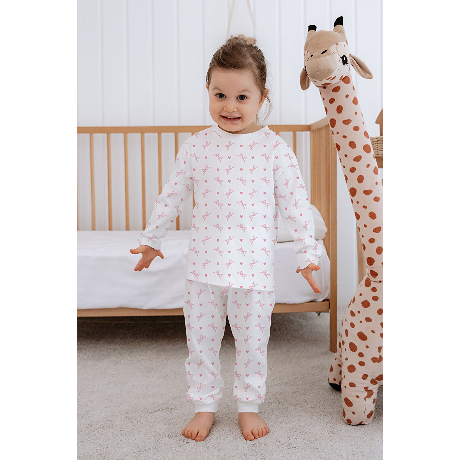 Kız Bebek Çocuk Pijama Takımı Uzun Kollu Üst ve Alt Takım - Pembe Fiyonk Masalı