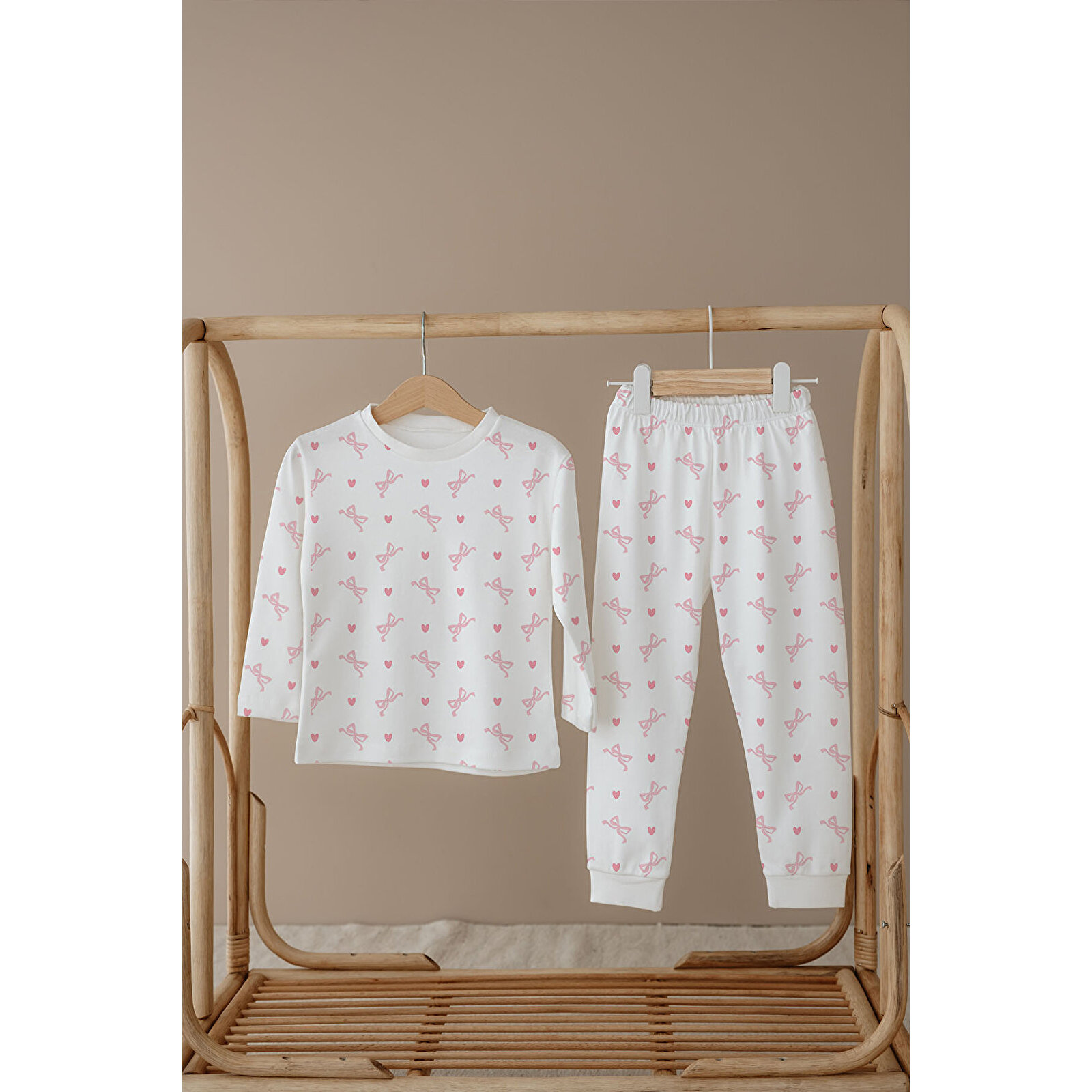 Kız Bebek Çocuk Pijama Takımı Uzun Kollu Üst ve Alt Takım - Pembe Fiyonk Masalı