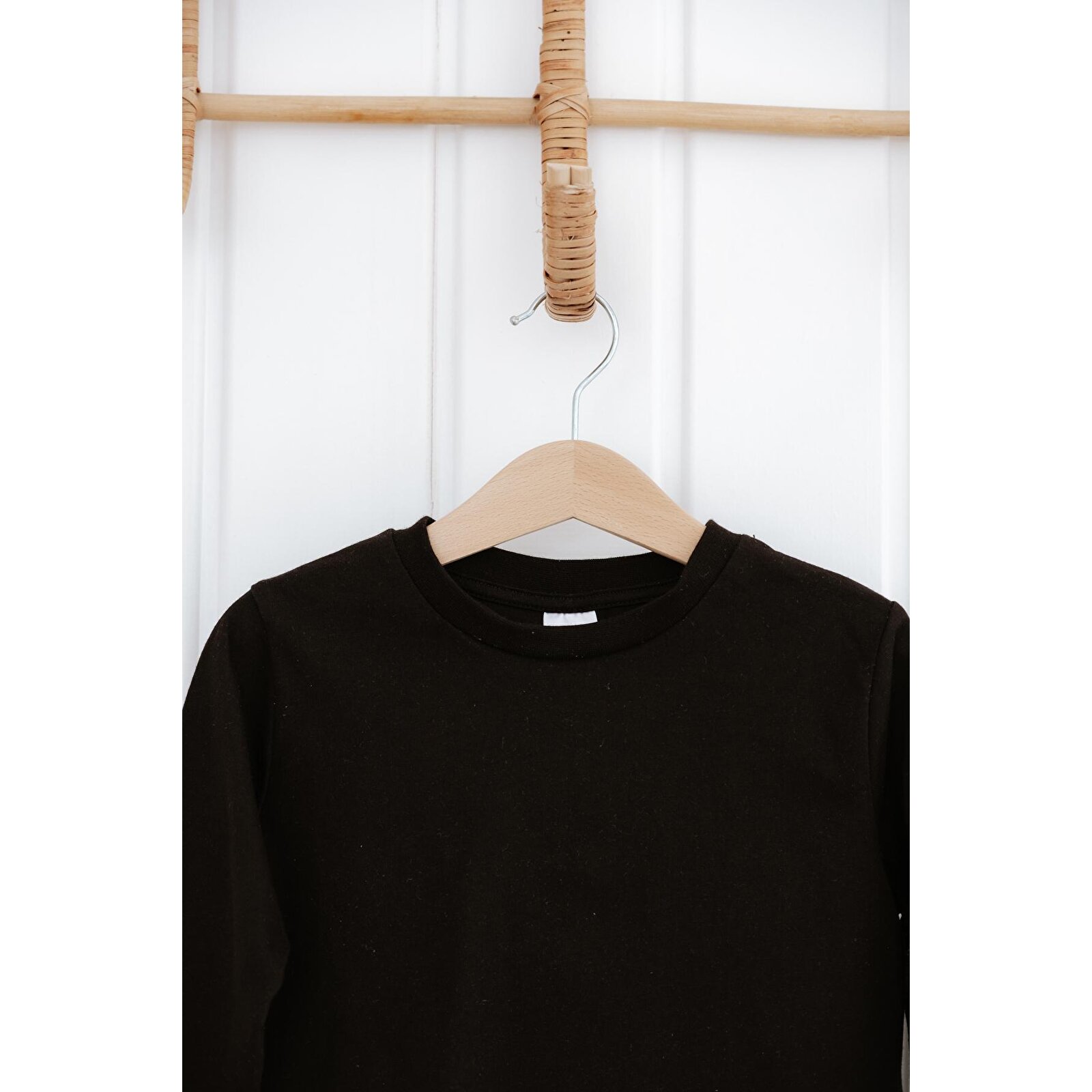 Uzun Kollu ve Pamuklu Siyah Tişört Kız Çocuk