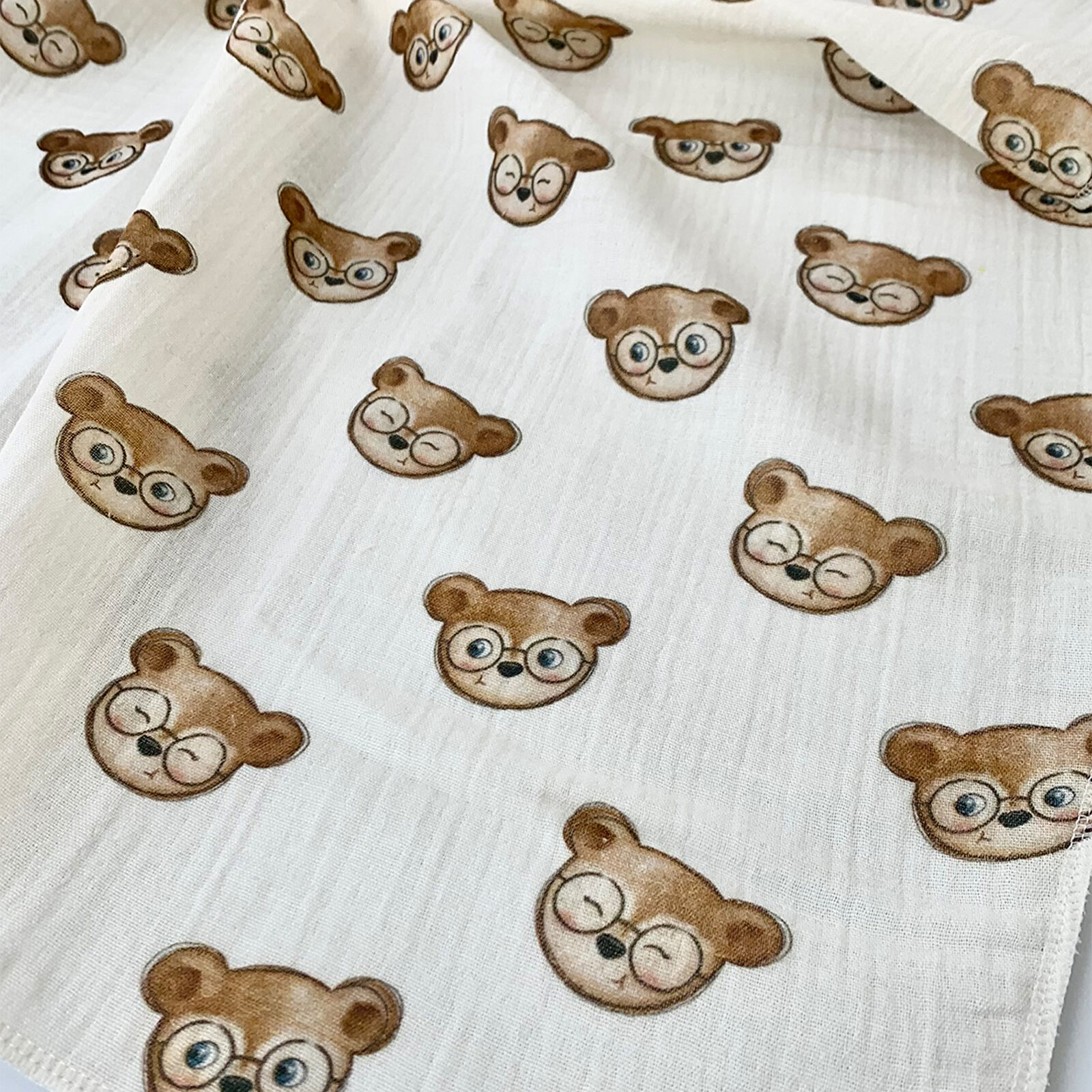 2 Katlı Müslin Örtü - Ayıcık Desenli - %100 Pamuk - 75x95 cm 2 Katlı Müslin Örtü - Ayıcık Desenli - %100 Pamuk - 75x95 cm