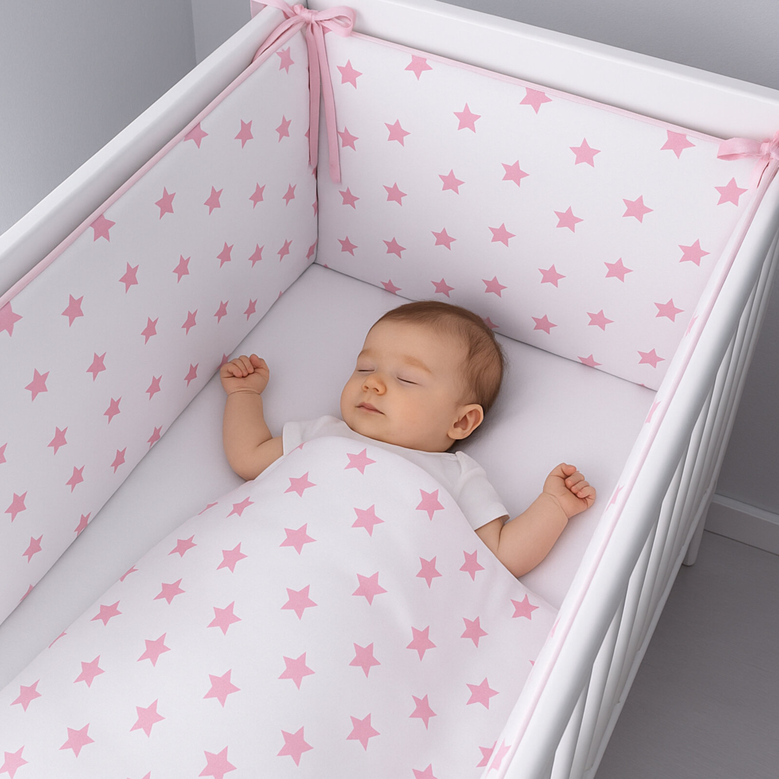 Beyaz Zemin Pembe Yıldız (4 Kenar) Beşik Koruma - Güvenli Yatış Yastığı