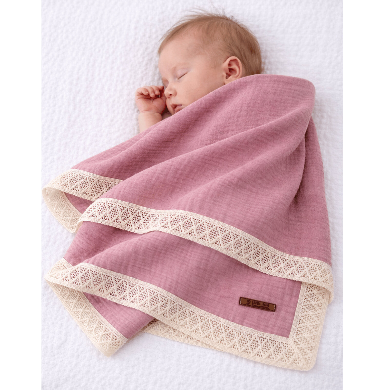 4 Katlı Müslin Güpürlü Bebek Battaniyesi 110x110 cm – Nefes Alan %100 Pamuk 4 Katlı Müslin Güpürlü Bebek Battaniyesi 110x110 cm – Nefes Alan %100 Pamuk