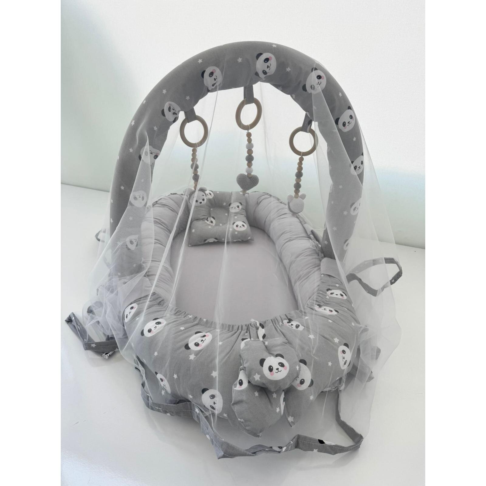 Babynest Lüks Tasarım Ortopedik Anne Yanı Bebek Yatağı Oyuncaklı 3'lü Set, Gri Panda Babynest Lüks Tasarım Ortopedik Anne Yanı Bebek Yatağı Oyuncaklı 3'lü Set, Gri Panda