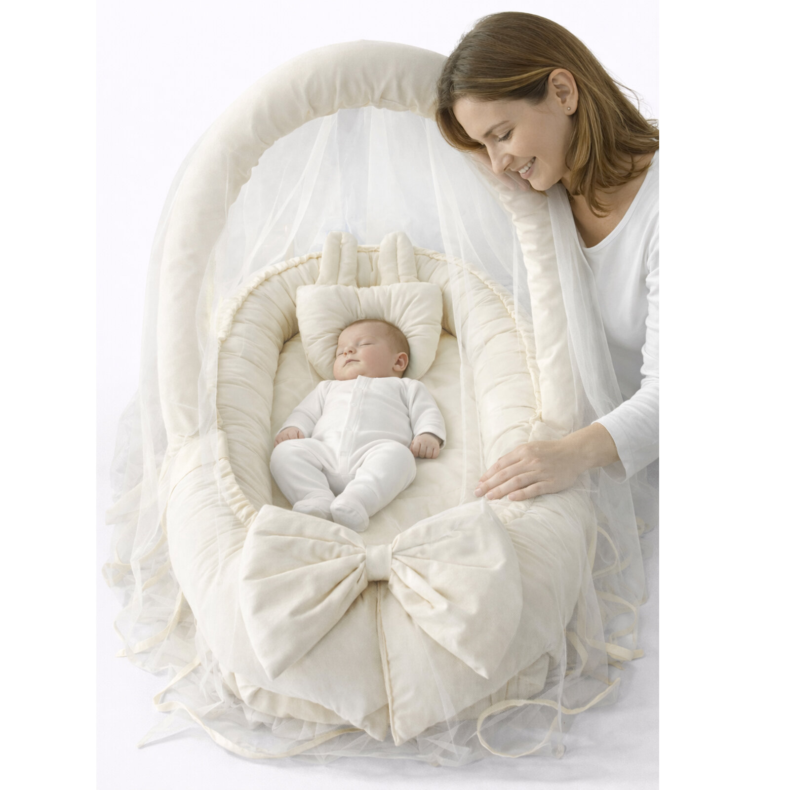 Krem Kulaklı Cibinlik ve Oyuncak Aparatlı Lüx Tasarım Babynest - Premium Babynest