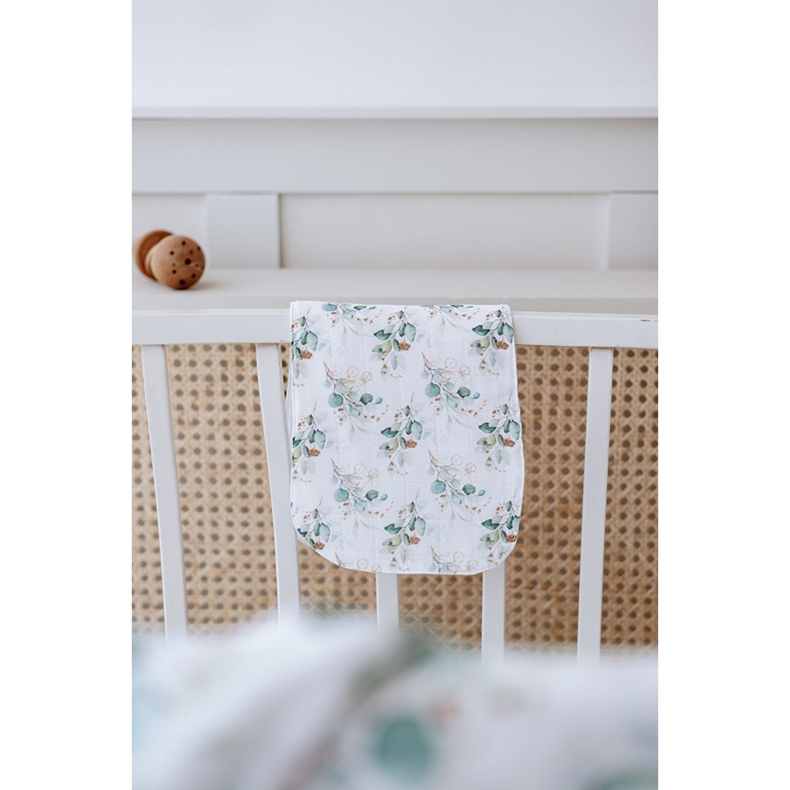 %100 Organik Pamuk Çift Katlı Yaprak Desenli Müslin Örtü Seti (100X100 MÜSLİN-ÜÇGEN ÖNLÜK-OMUZ BEZİ)