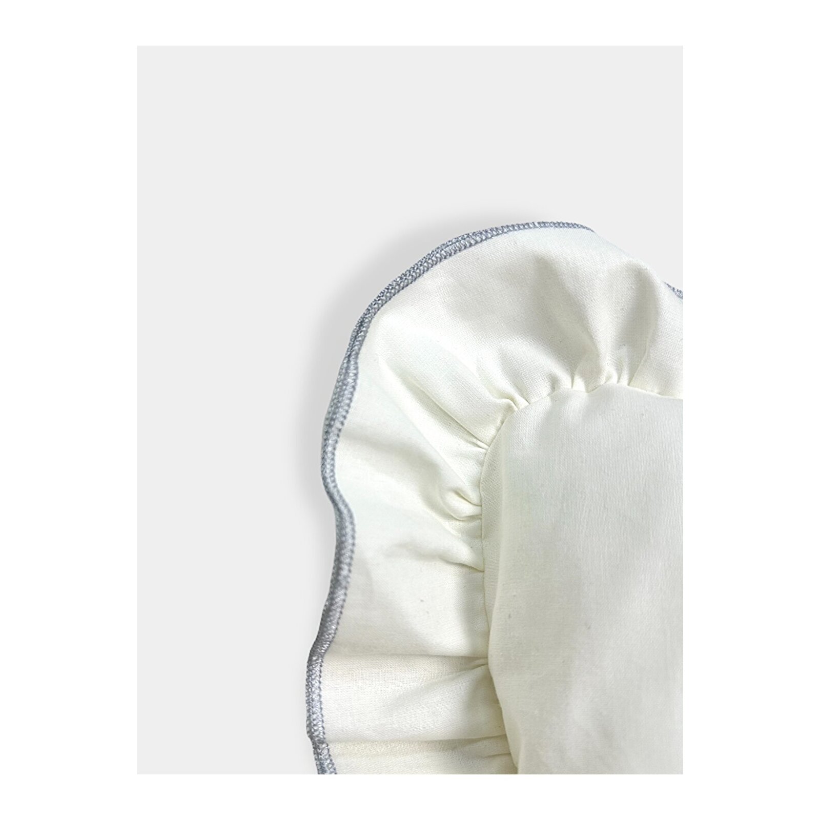 İsme Özel Nakışlı Bebek Yastığı – Fırfırlı, 25x37 cm Bebek Yastık Yumuşak & Şık Tasarım İsme Özel Nakışlı Bebek Yastığı – Fırfırlı, 25x37 cm Bebek Yastık Yumuşak & Şık Tasarım