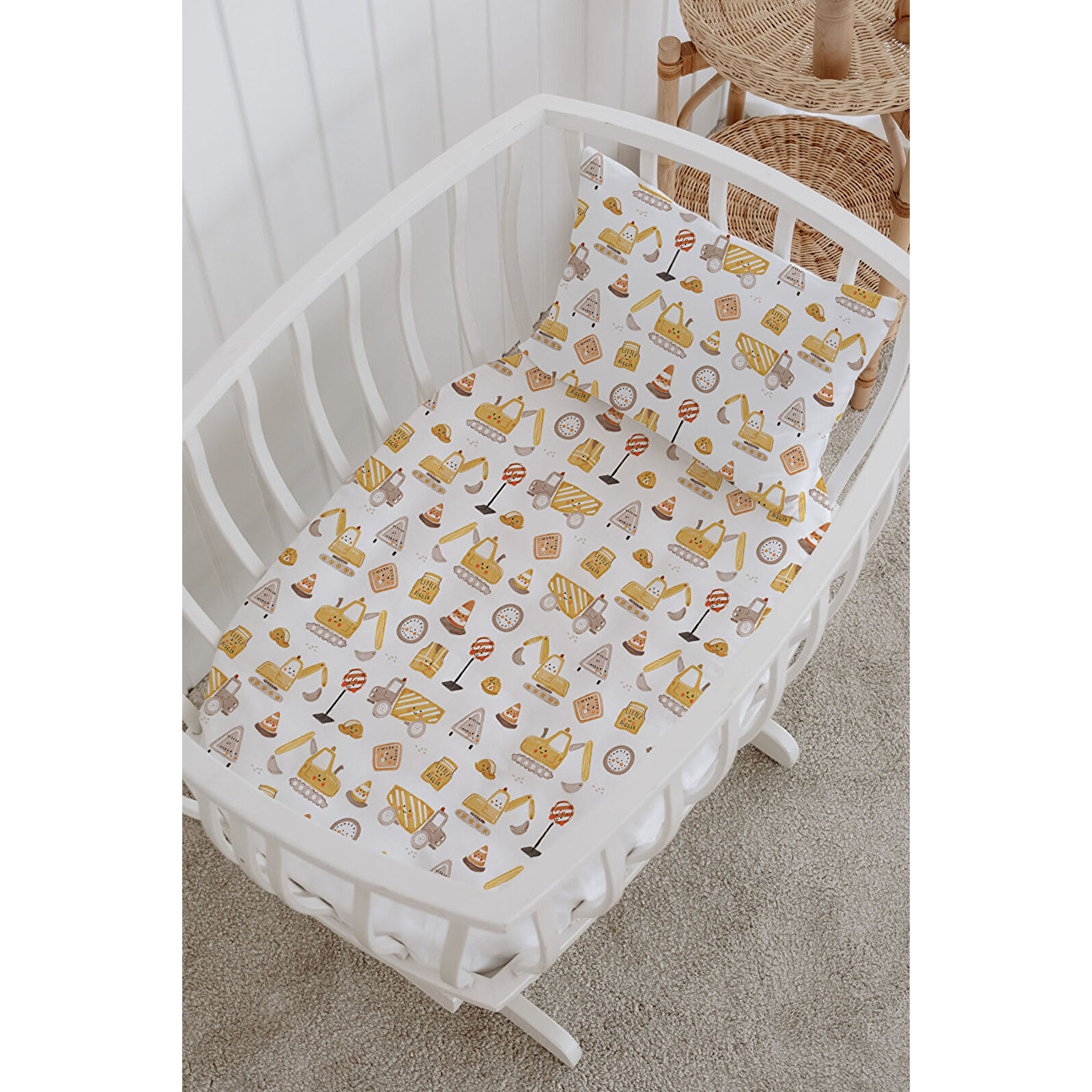 %100 Pamuklu Poplin Anne Yanı Beşik Nevresim Seti 60x100 cm - Sevimli İş Makineleri %100 Pamuklu Poplin Anne Yanı Beşik Nevresim Seti 60x100 cm - Sevimli İş Makineleri