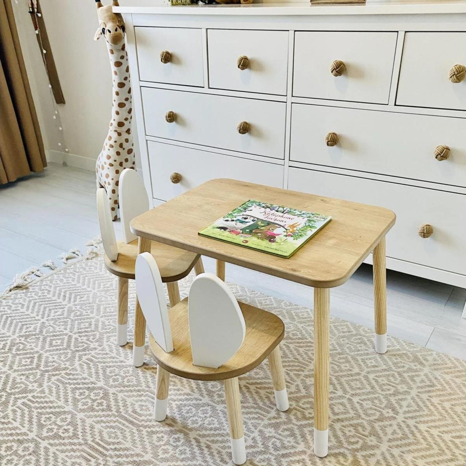 The Bunny Çocuk Masası ve 2 Sandalye The Bunny Çocuk Masası ve 2 Sandalye