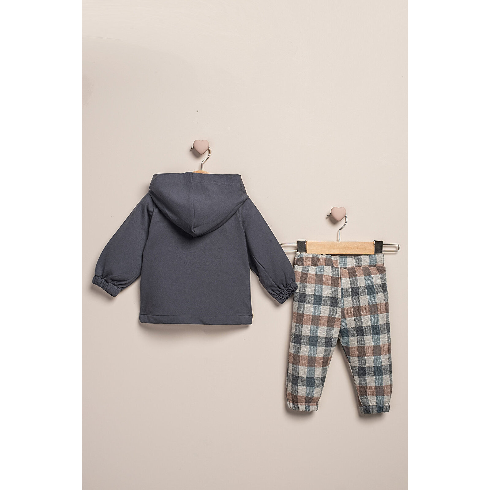 Kapüşonlu Puantiyeli 3'Lü Takım Kapüşonlu Puantiyeli 3'Lü Takım