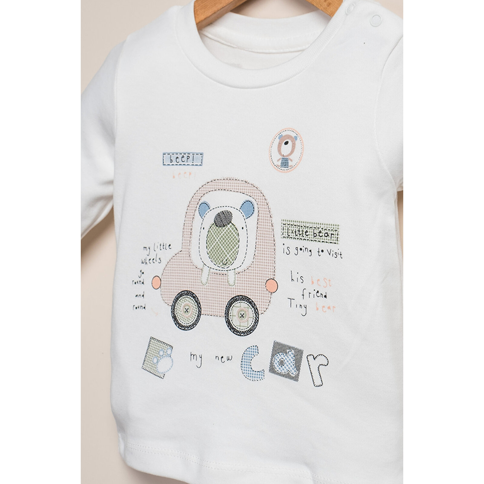 Kapüşonlu Yelekli 3'Lü Takım Kapüşonlu Yelekli 3'Lü Takım