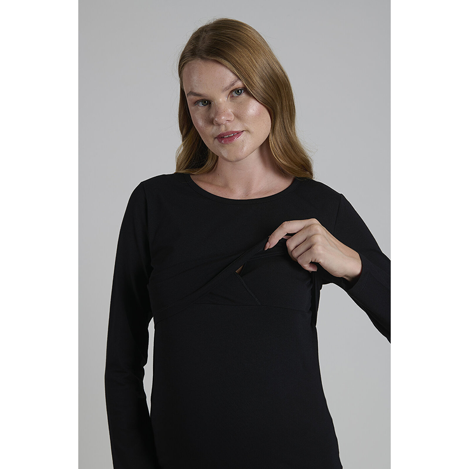 Siyah Bisiklet Yaka Uzun Kollu Kadın Emzirme Tişört