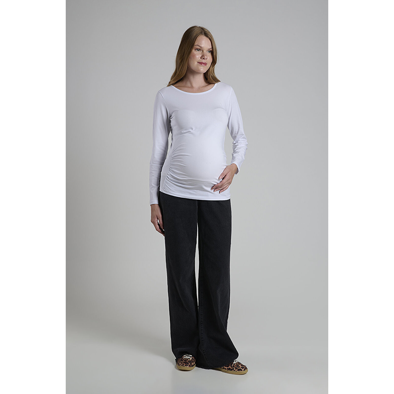 Beyaz Bisiklet Yaka Uzun Kollu Kadın Hamile Tişört