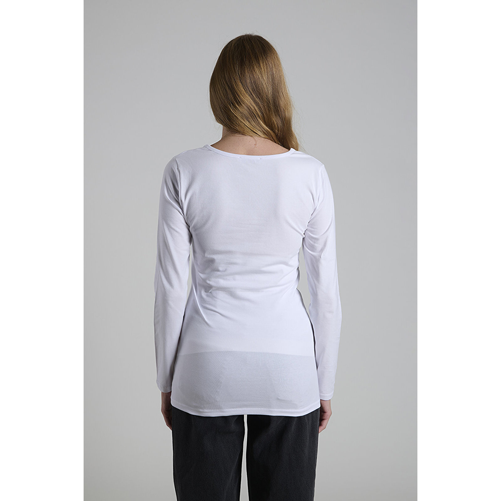 Beyaz Bisiklet Yaka Uzun Kollu Kadın Emzirme Tişört