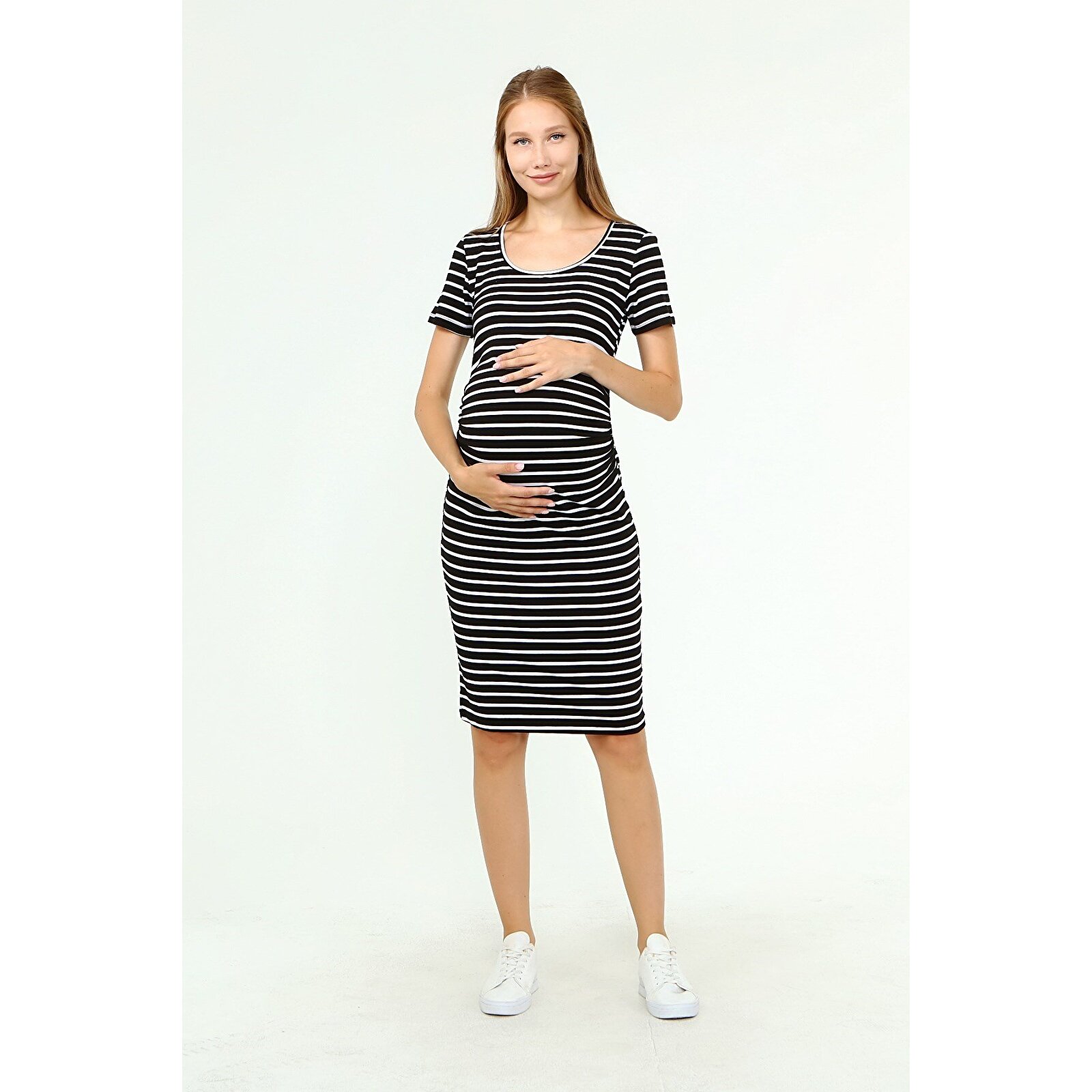 Siyah Kısa Kollu Kadın Hamile Elbise Siyah Kısa Kollu Kadın Hamile Elbise