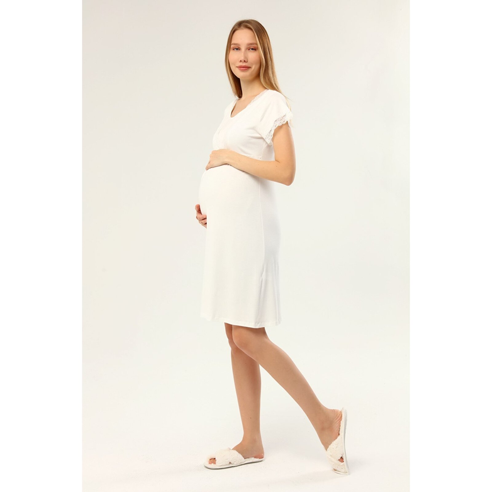 Ekru Kadın Dantelli Önden Bölmeli Hamile Geceliği