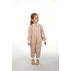 Kız Bej Kalpli Desen Uyku Tulumu Fermuarlı 1TOG Bisiklet Yaka Ribanalı Paça Uzun Kol Kız Bej Kalpli Desen Uyku Tulumu Fermuarlı 1TOG Bisiklet Yaka Ribanalı Paça Uzun Kol