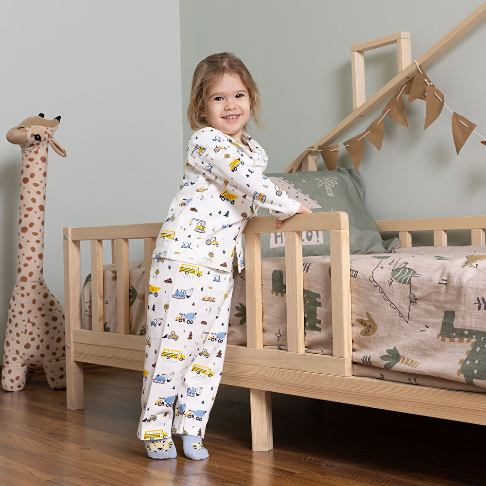 Uzun Kol Gömlek Yaka Araç Desenli Pijama Takımı