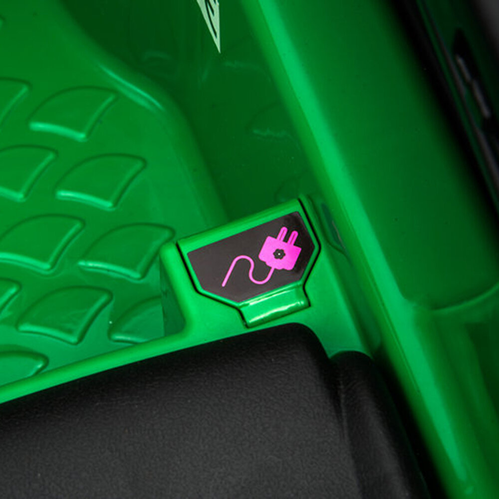 baby toys Mercedes AMG GTR  12 V Akülü Araba Uzaktan Kumandalı 4*2 Yeşil