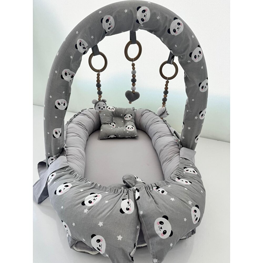Babynest Lüks Tasarım Ortopedik Anne Yanı Bebek Yatağı  Oyuncaklı 3'lü Set, Gri Panda
