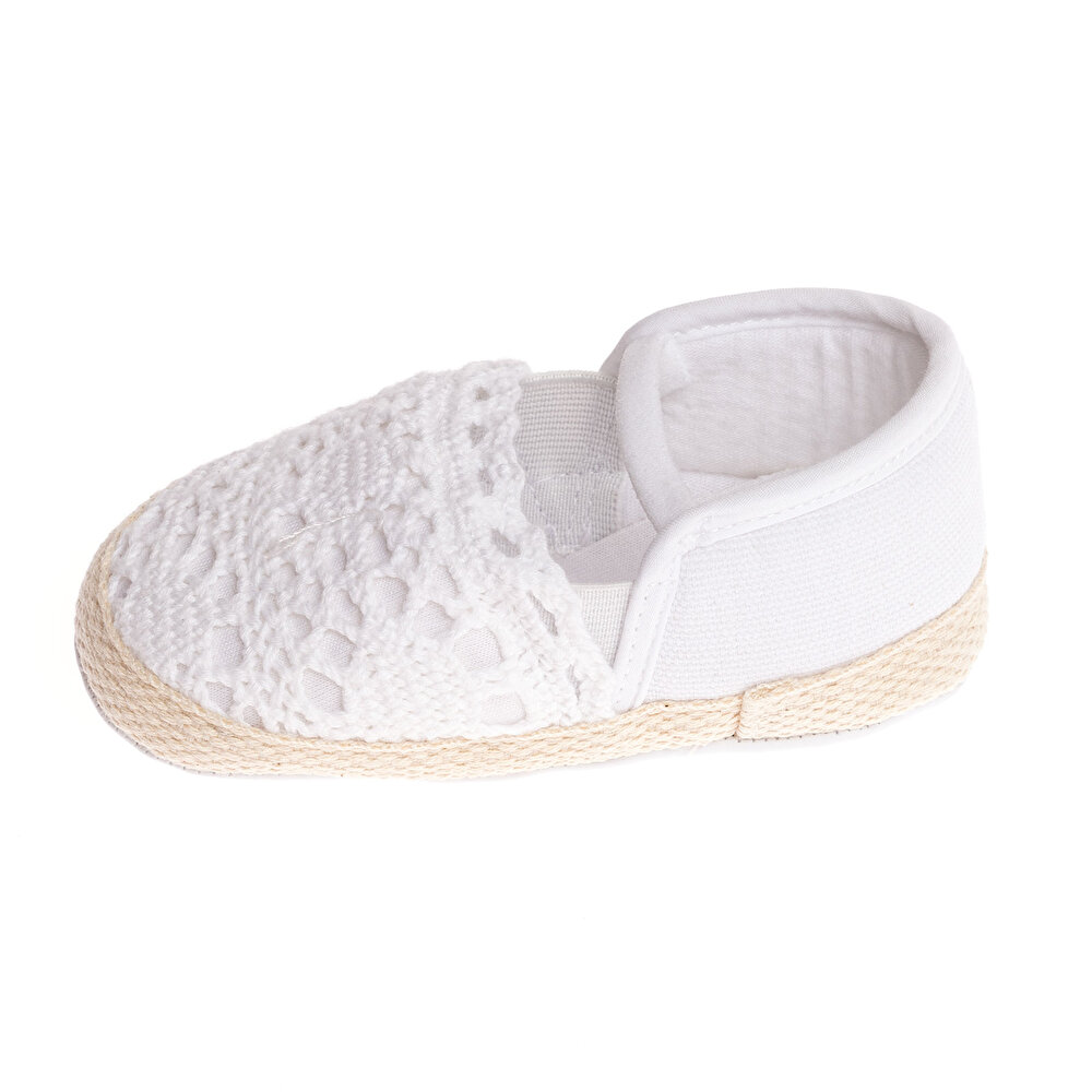 Kız Bebek Yürüme Öncesi Cırtlı Kapanma