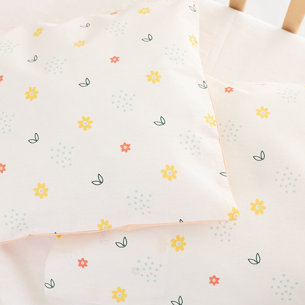 Kız Yastık Kılıfı Kız Bebek