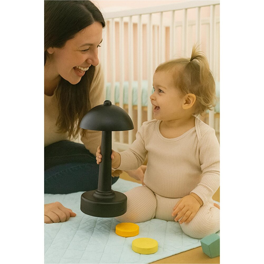 Şarjlı ve 3 Kademe Işık Ayarlı Masa Lambası Siyah