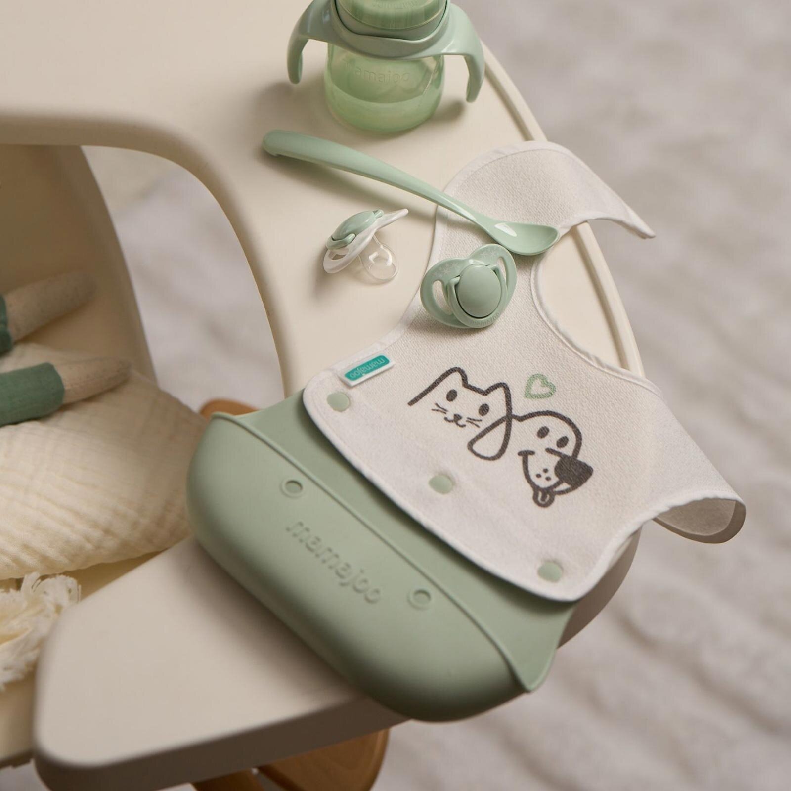 Katlanır Silikon & Kumaş Mama Önlüğü Powder Green