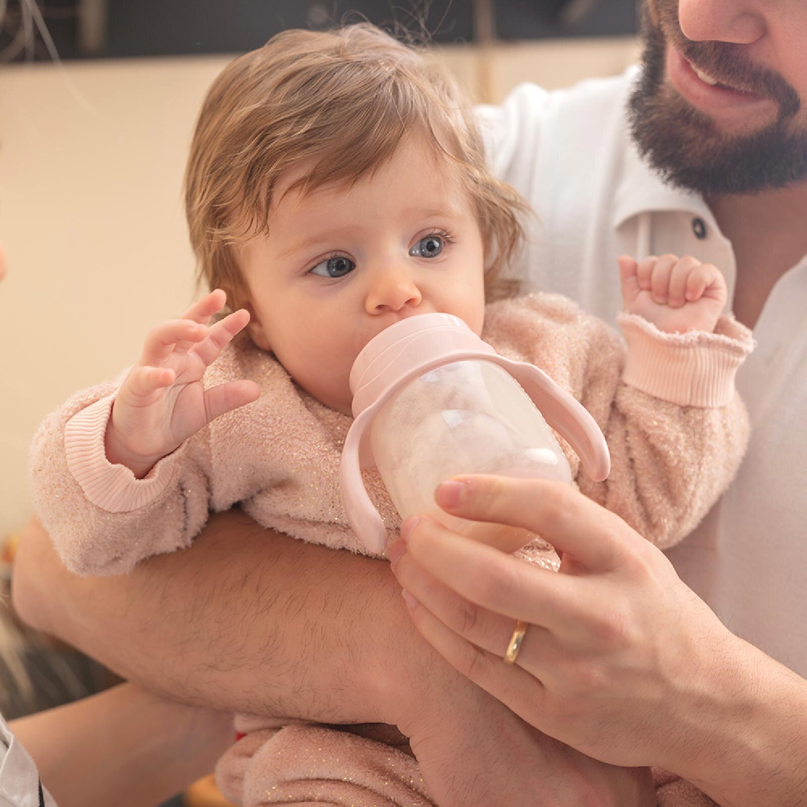 Yumuşak Uçlu Kulplu Antikolik Alıştırma Bardağı 9+ Ay 270 ml Pembe