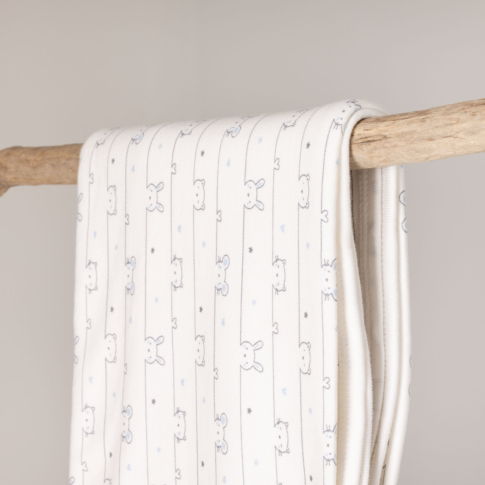 Ayı ve Tavşan Desenli Battaniye Ayı ve Tavşan Desenli Battaniye