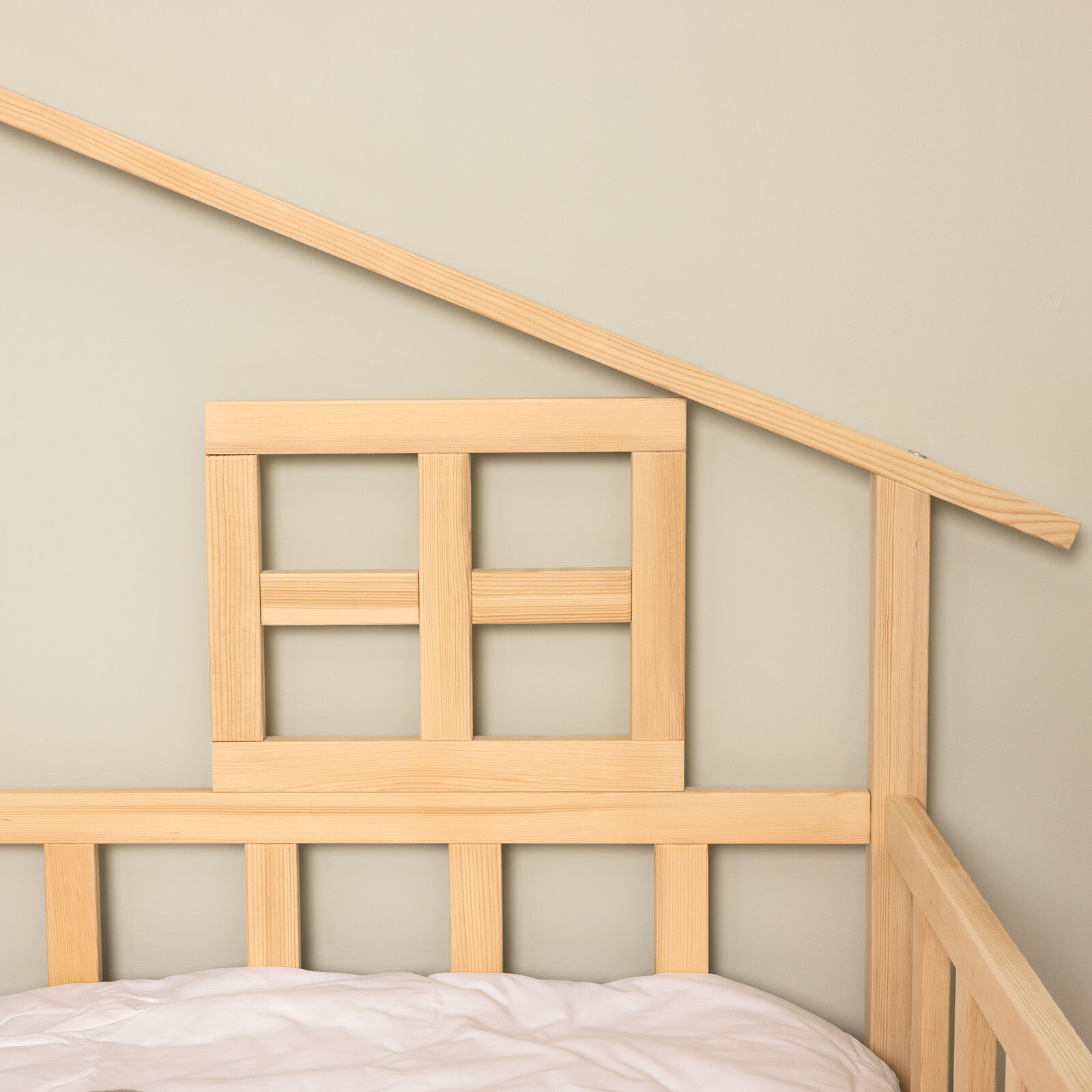 Arkası Çatılı Montessori Karyola 90x190 cm Arkası Çatılı Montessori Karyola 90x190 cm