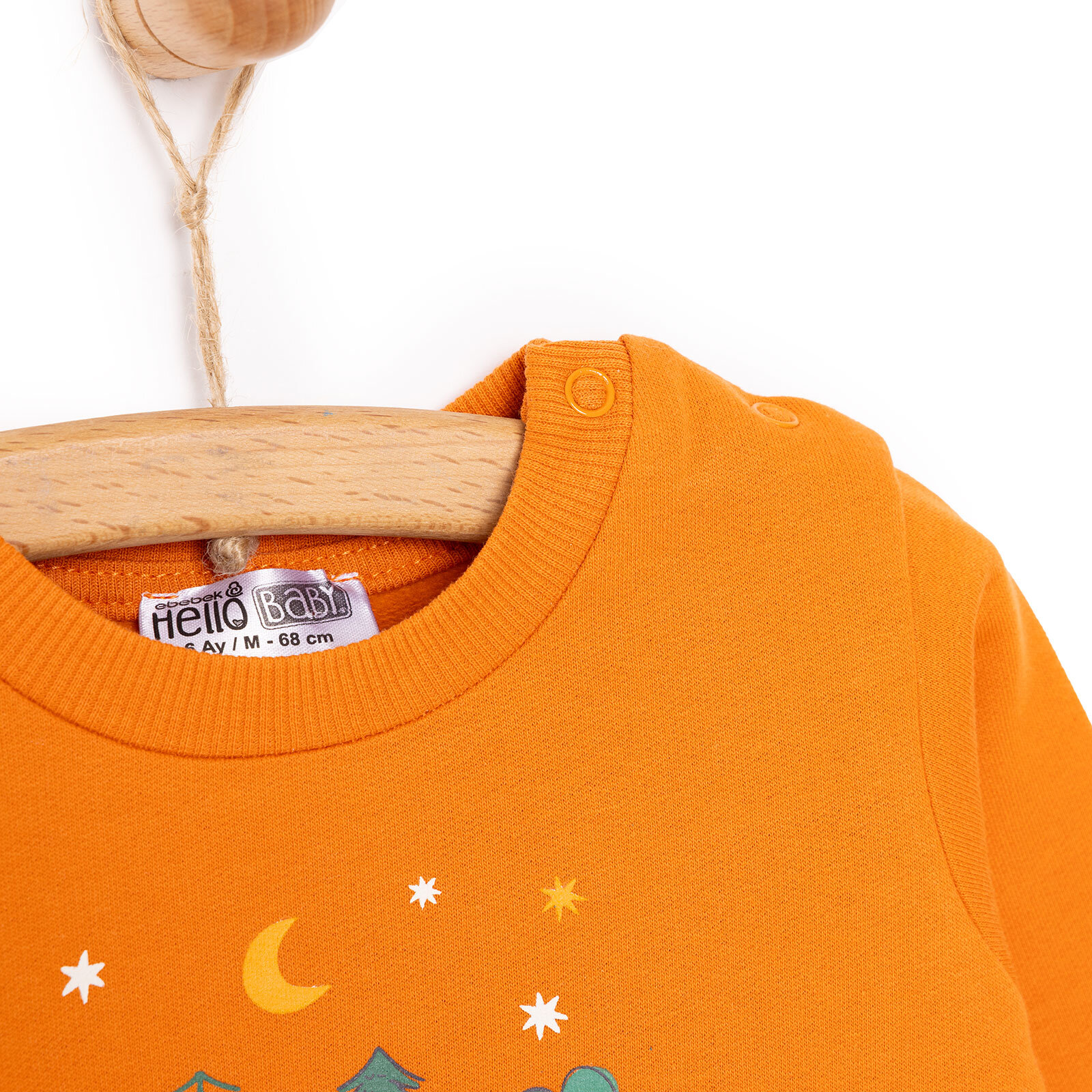 Erkek Bebek Sweatshirt Şardonlu Kamp Temalı Çıtçıtlı Bisiklet Yaka Uzun Kol Turuncu Erkek Bebek Sweatshirt Şardonlu Kamp Temalı Çıtçıtlı Bisiklet Yaka Uzun Kol Turuncu