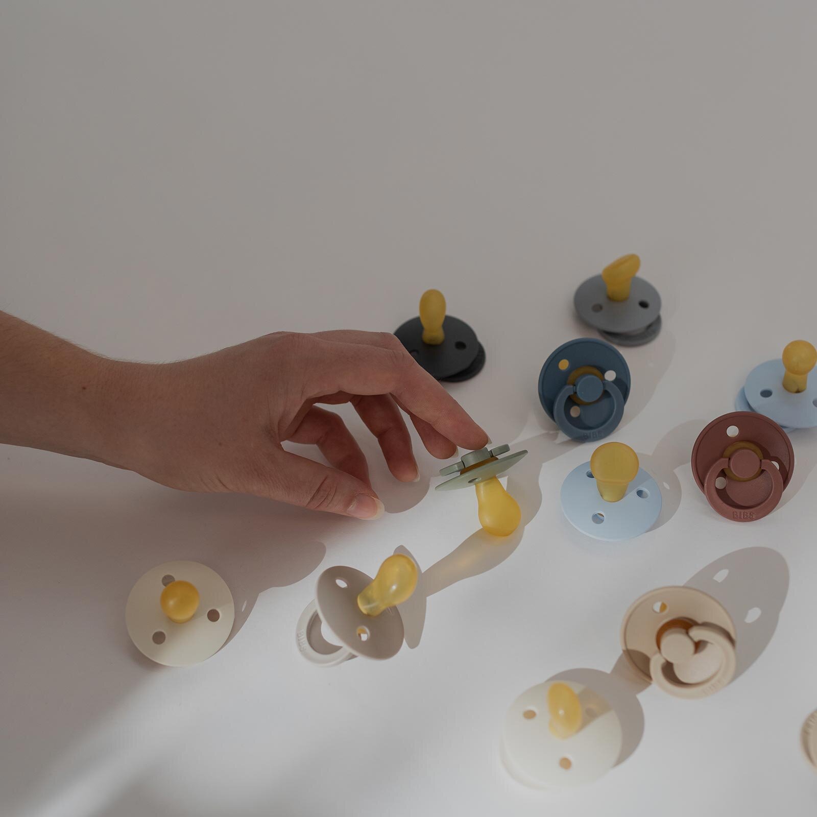 Bibs Colour Anatomik Damaklı Emzik-Blush-0-6 Ay Bibs Colour Anatomik Damaklı Emzik-Blush-0-6 Ay