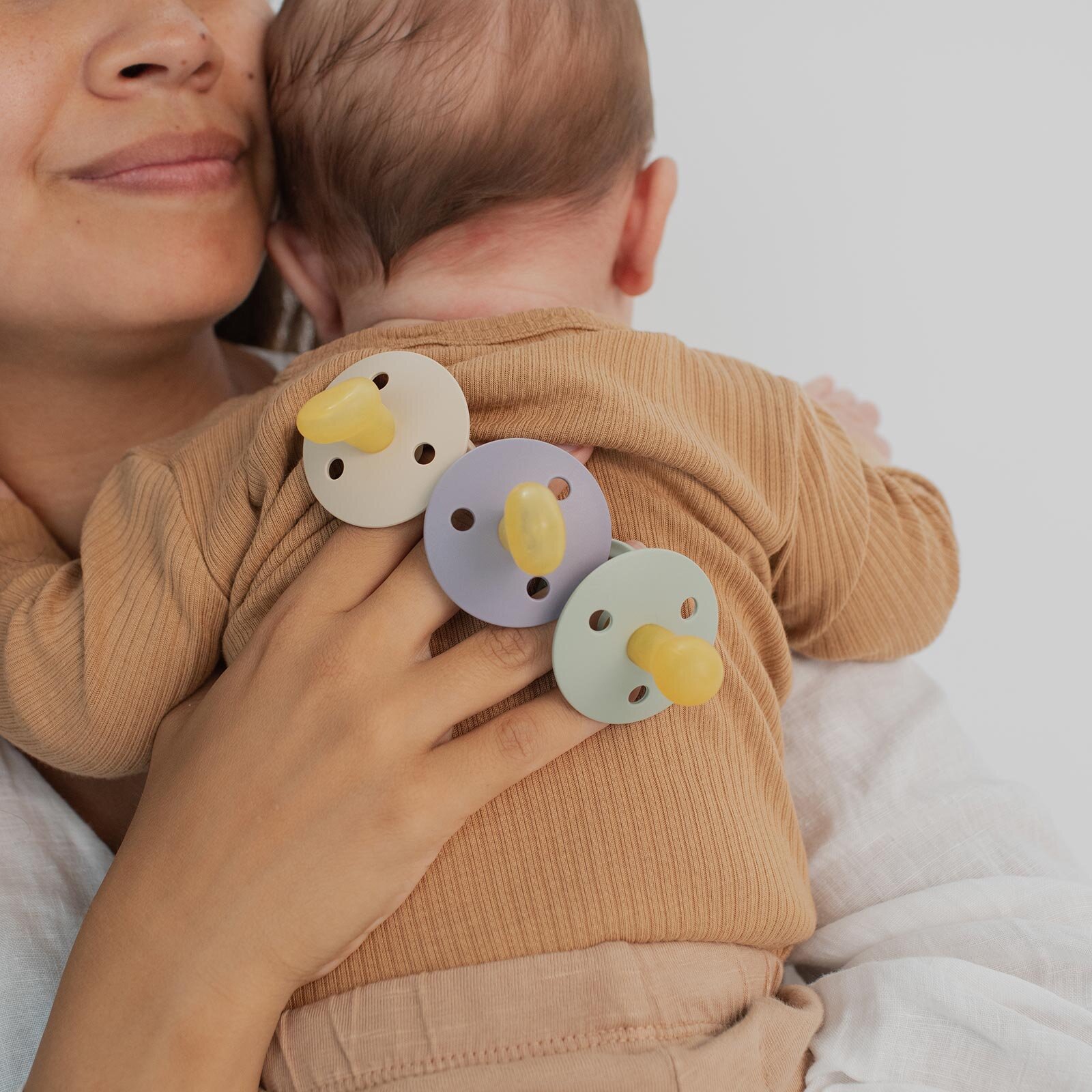 Bibs Colour Anatomik Damaklı Emzik-Sage-6+ Ay Bibs Colour Anatomik Damaklı Emzik-Sage-6+ Ay