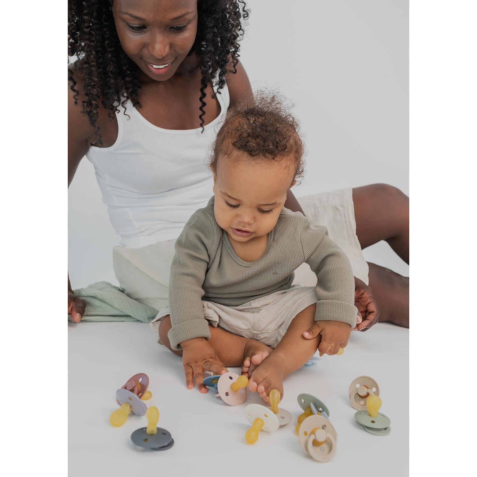 Bibs Colour Anatomik Damaklı Emzik-Vanilla-6+ Ay Bibs Colour Anatomik Damaklı Emzik-Vanilla-6+ Ay