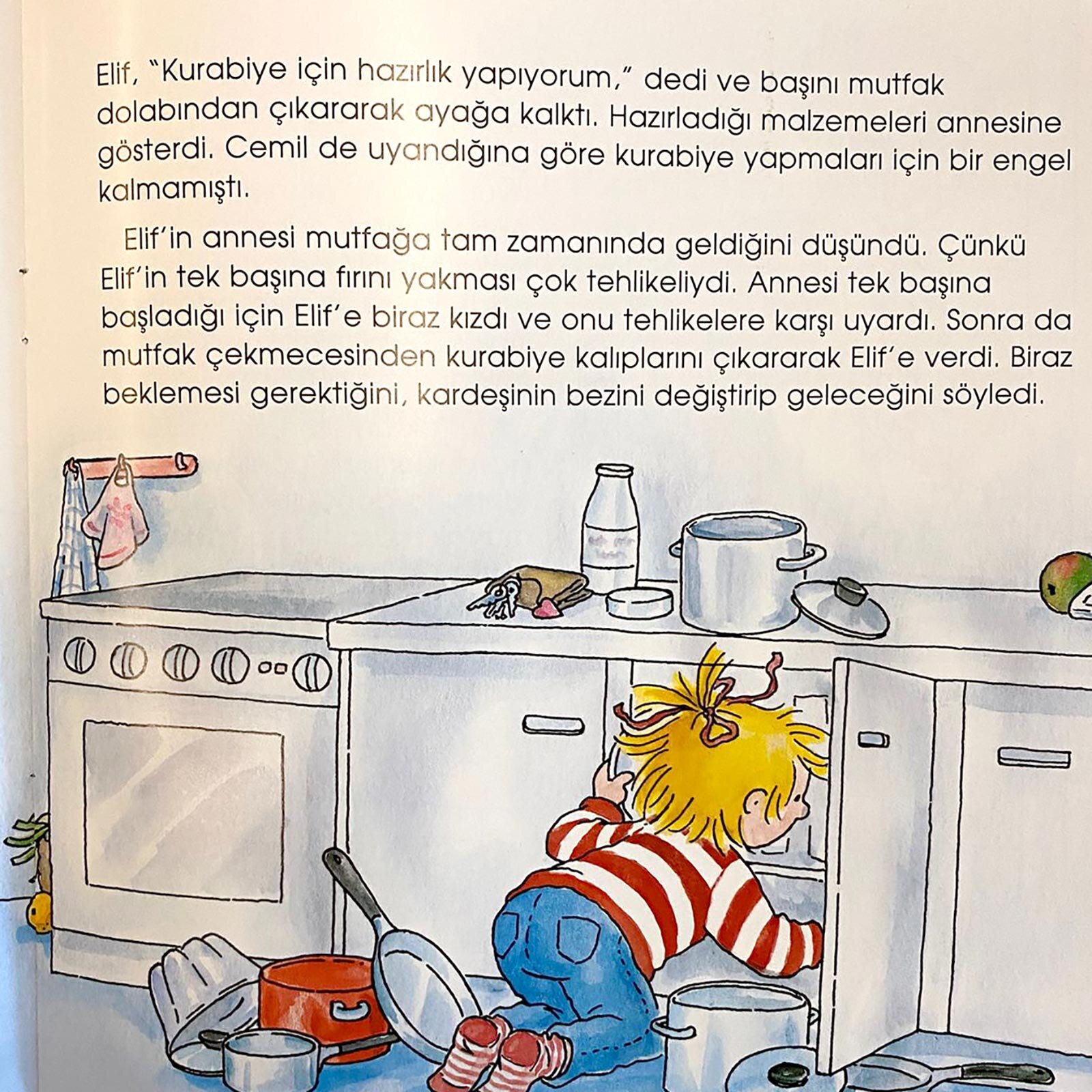 Elif Kurabiye Yapıyor