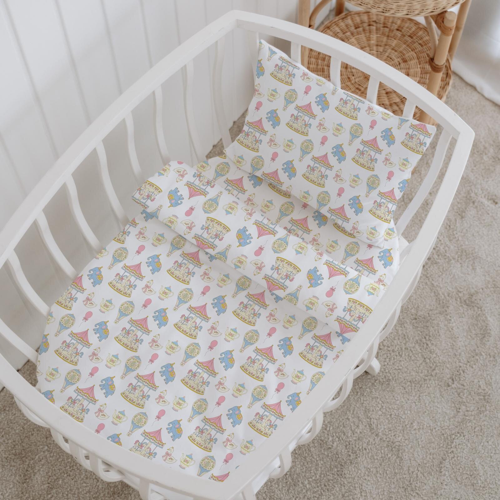 %100 Pamuklu Poplin Anne Yanı Beşik Nevresim Seti - Cute Carousel %100 Pamuklu Poplin Anne Yanı Beşik Nevresim Seti - Cute Carousel