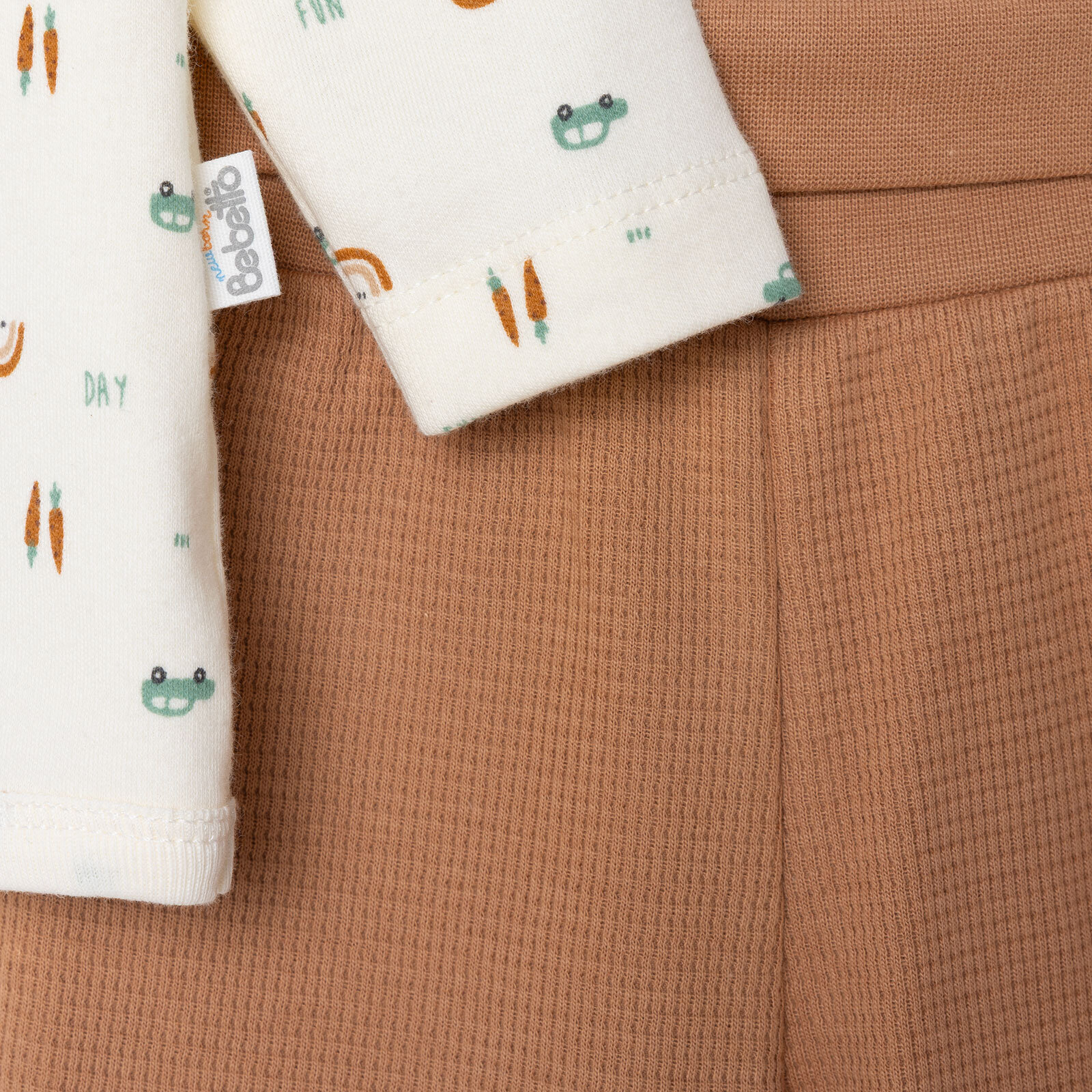 Erkek Bebek Yenidoğan Wooden Car Zıbın-Şapka-Patikli Alt V Yaka Uzun Kol Patikli Paça Erkek Bebek Yenidoğan Wooden Car Zıbın-Şapka-Patikli Alt V Yaka Uzun Kol Patikli Paça