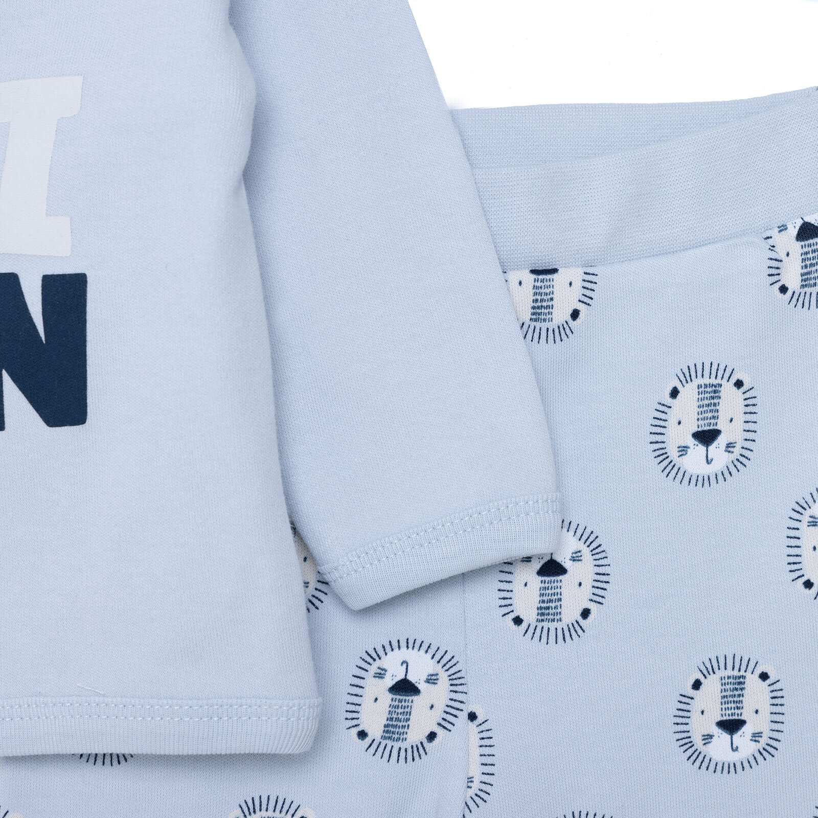 Erkek Bebek Yenidoğan Zıbın-Şapka-Patikli Alt İnterlok V Yaka Uzun Kol Patikli Paça Erkek Bebek Yenidoğan Zıbın-Şapka-Patikli Alt İnterlok V Yaka Uzun Kol Patikli Paça