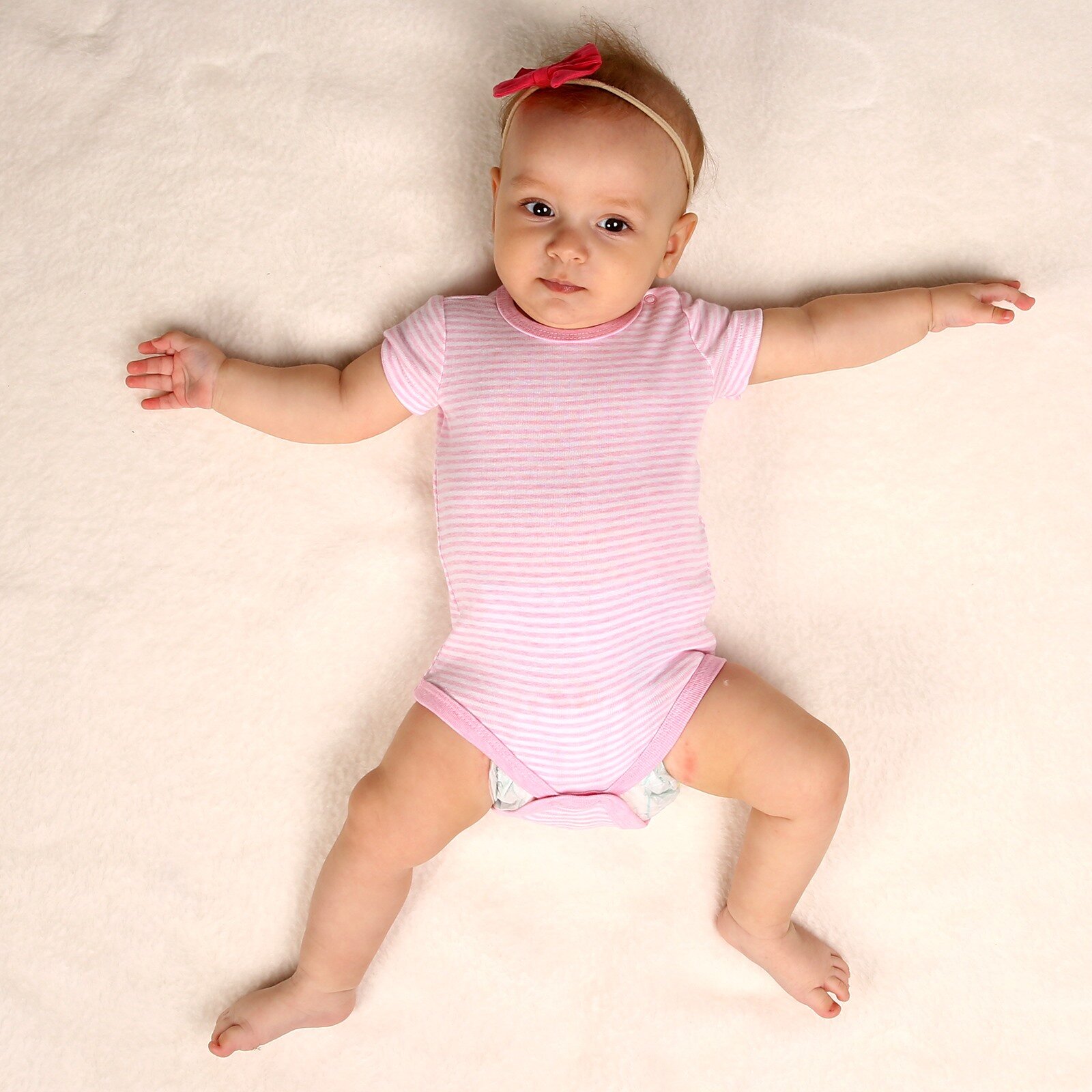 Kız Bebek Logolu Renkli Kısa Kol Body