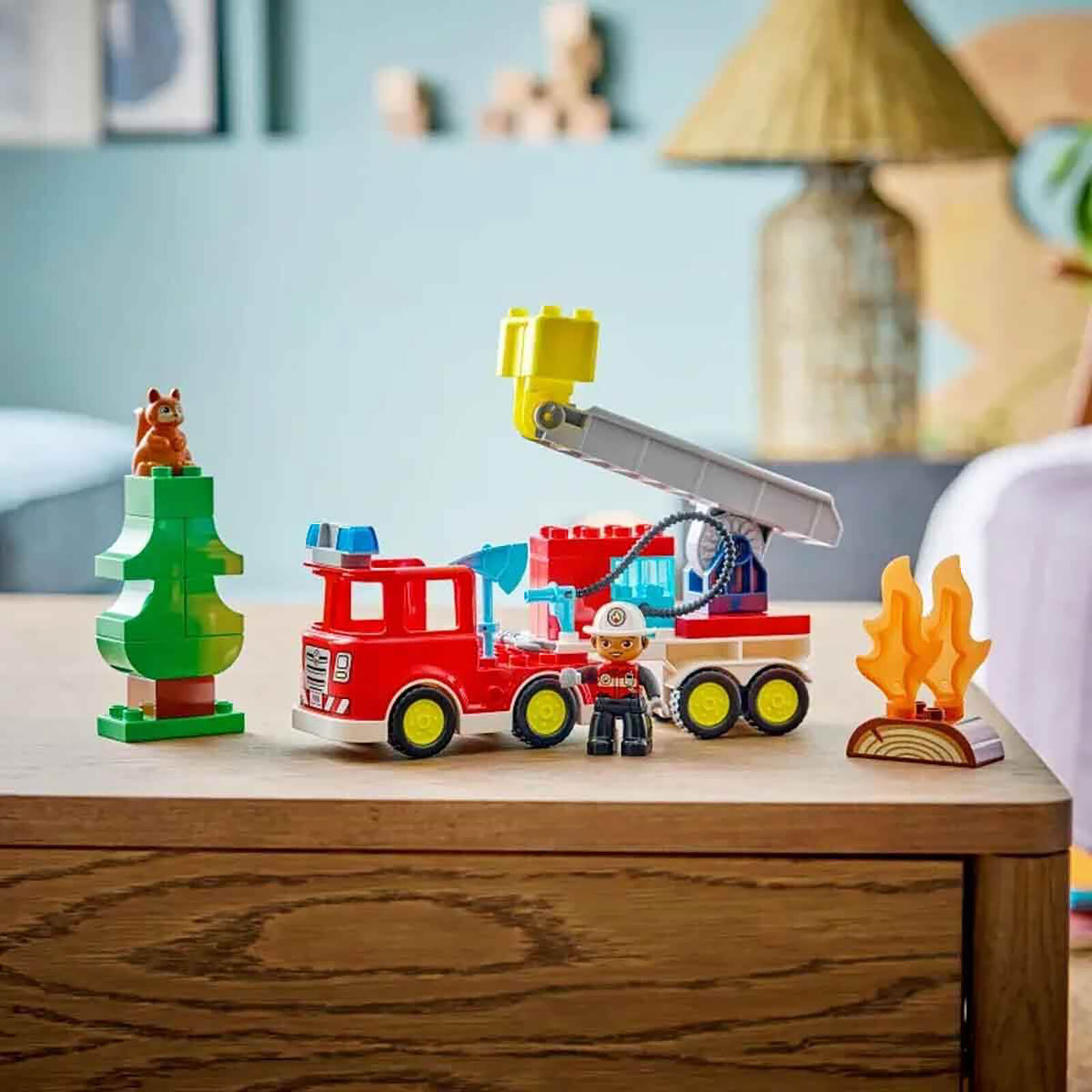 Kasabası Hortumlu İtfaiye Aracı ve İtfaiyeci 10473