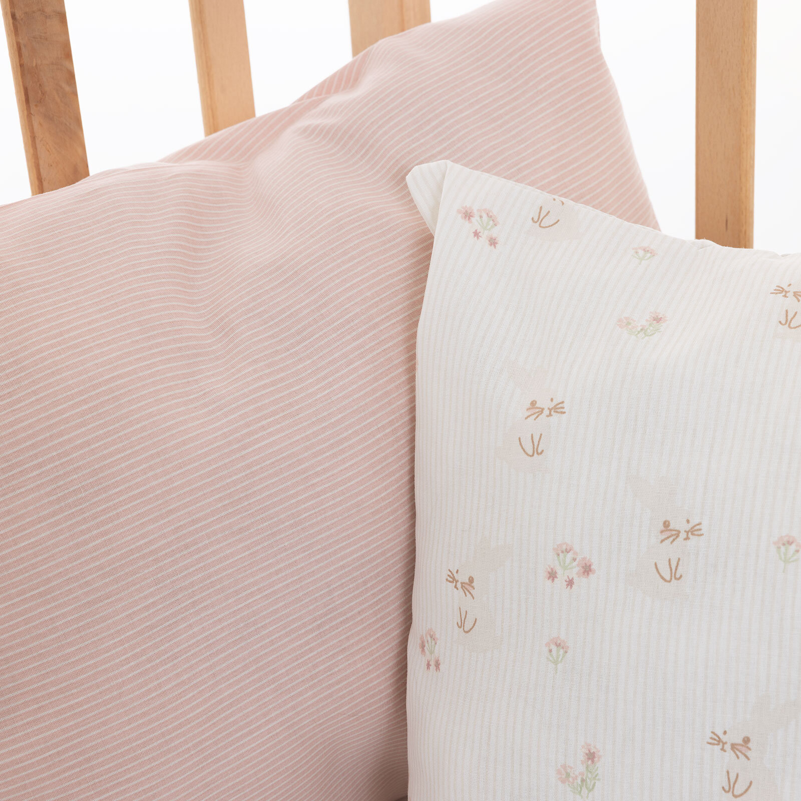 Kız Bebek Yastık Kılıfı Poplin 35x45cm Kız Bebek Yastık Kılıfı Poplin 35x45cm