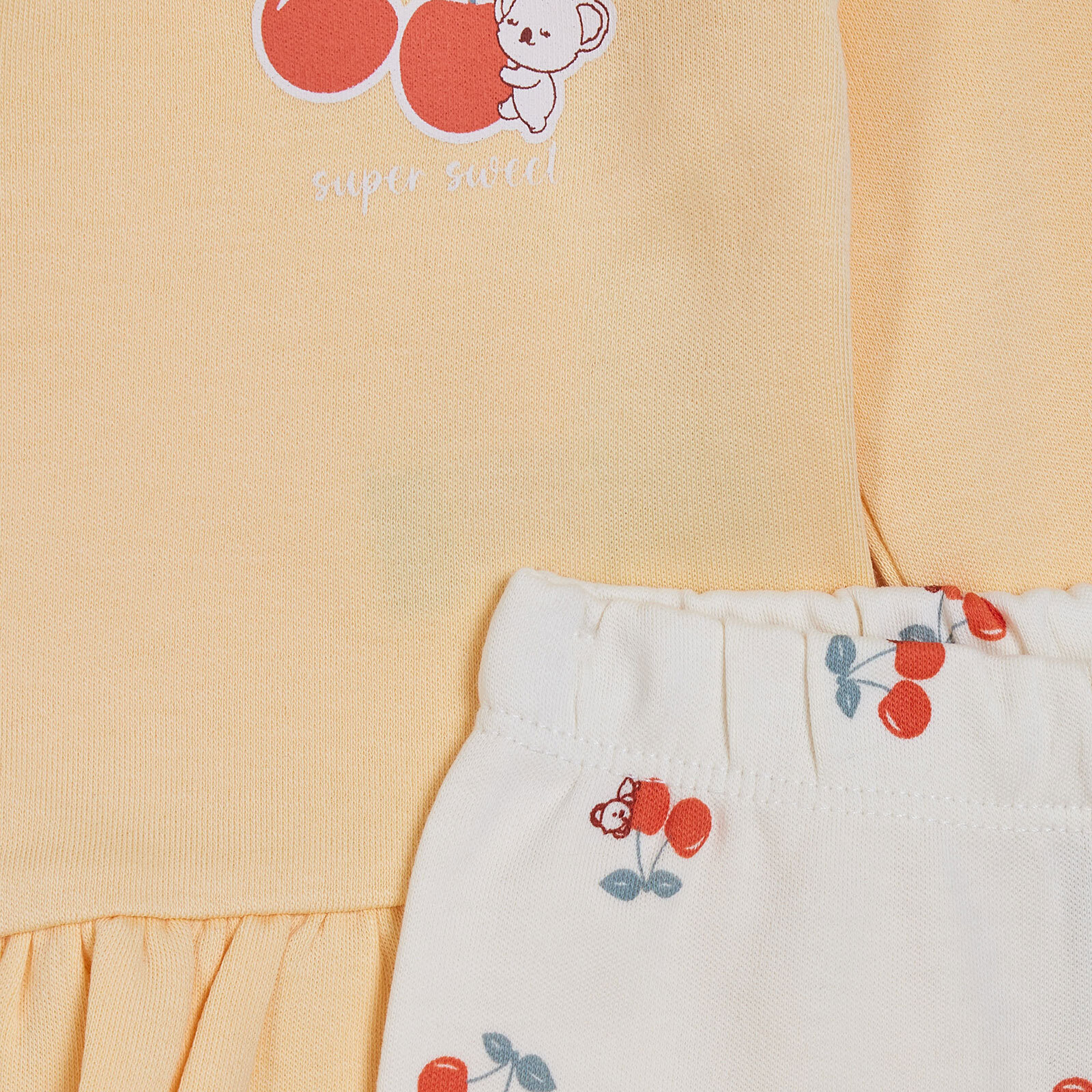 Kız Bebek Yenidoğan Zıbın-Şapka-Patikli V Yaka Uzun Kol Patikli Paça