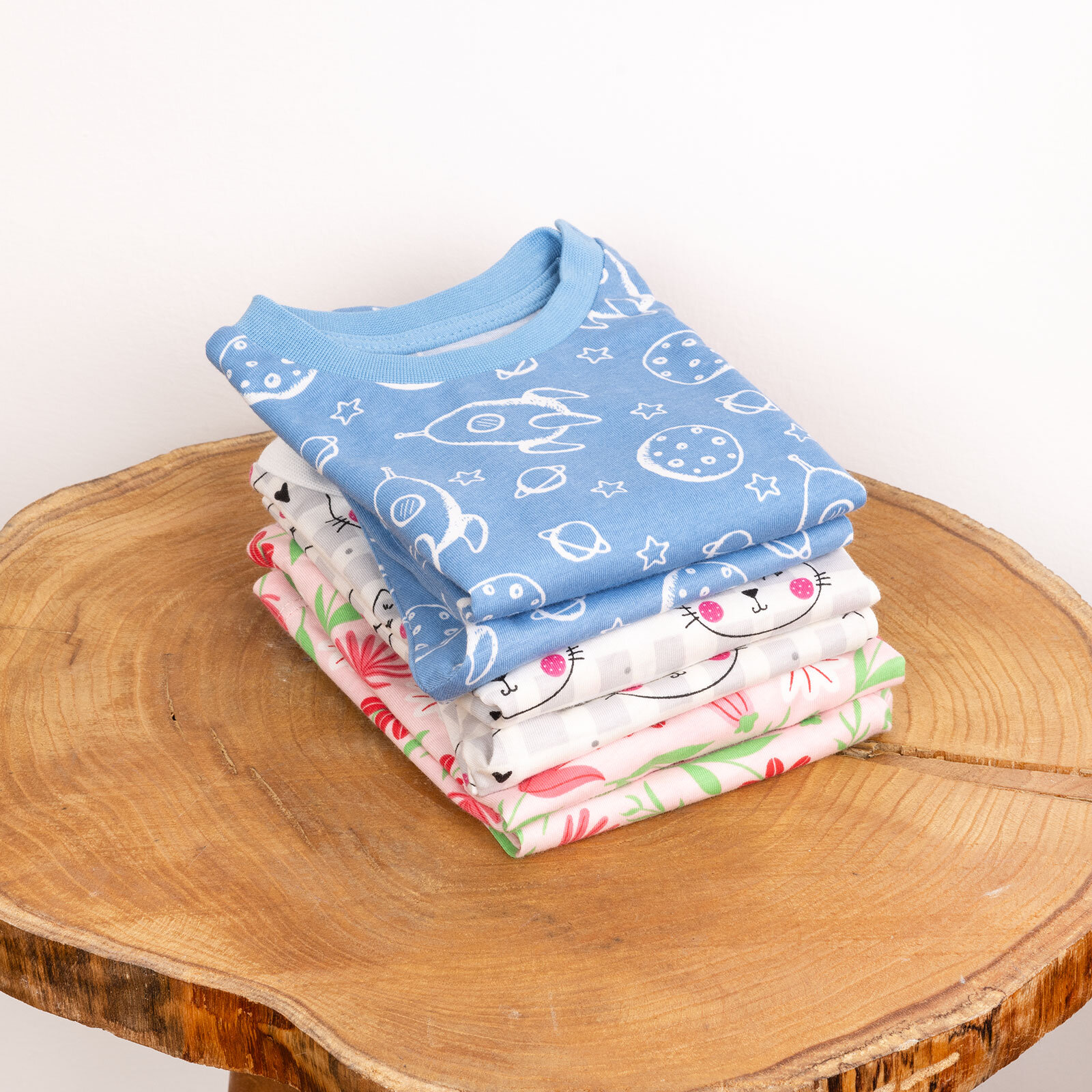 Kız Kedi Desenli Uzun Kol Pijama Takımı Kız Kedi Desenli Uzun Kol Pijama Takımı