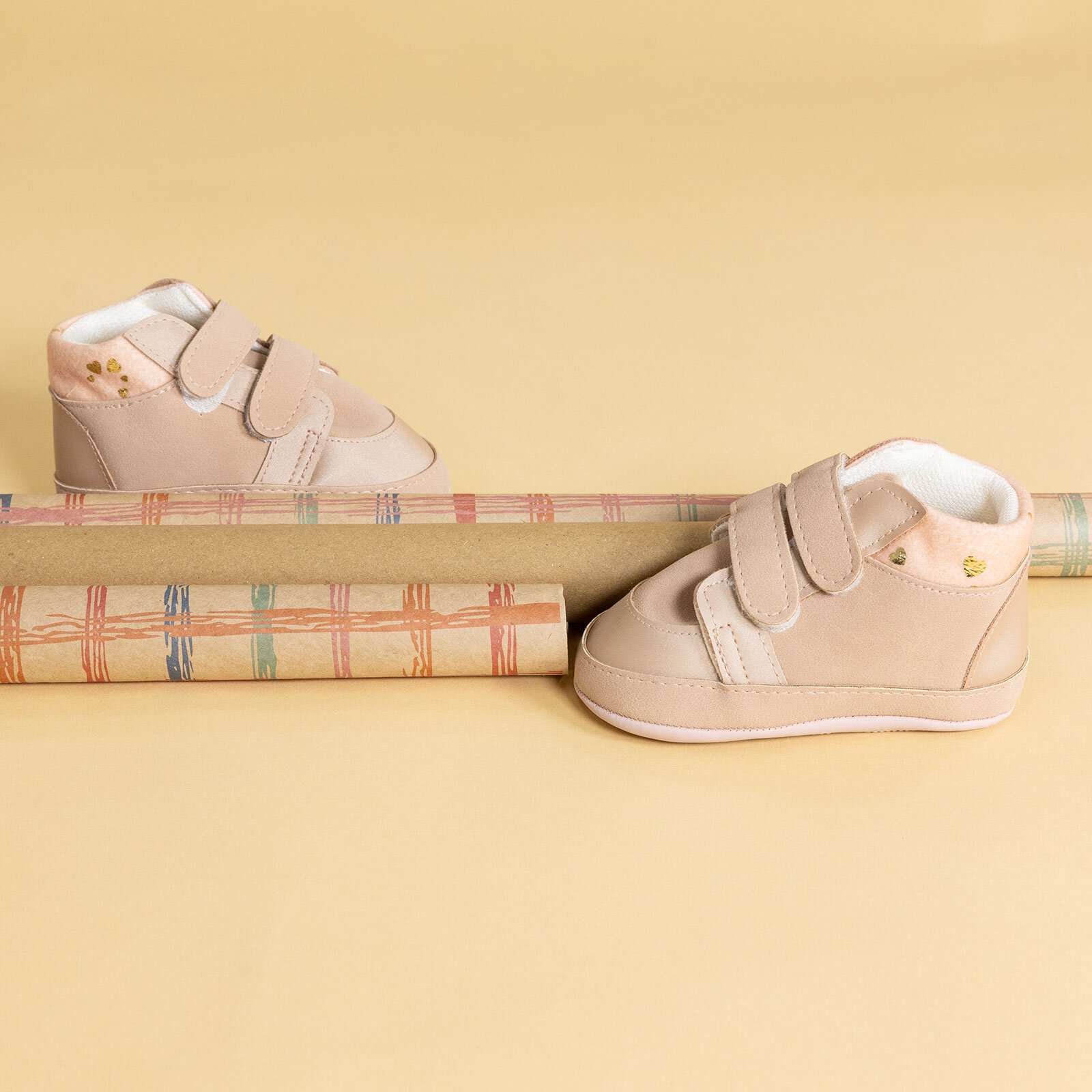 Kız Yürüme Öncesi Kız Bebek Kız Yürüme Öncesi Kız Bebek