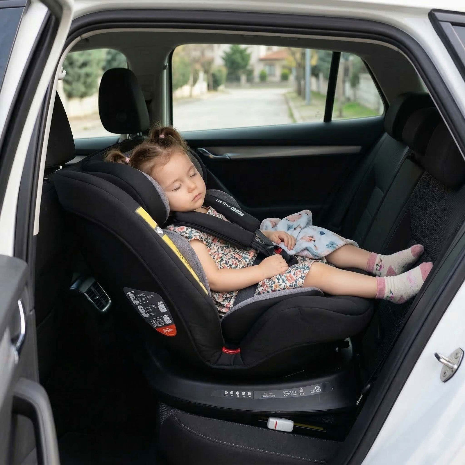 Luvino I-Size 360 Derece Dönebilen Oto Koltuğu