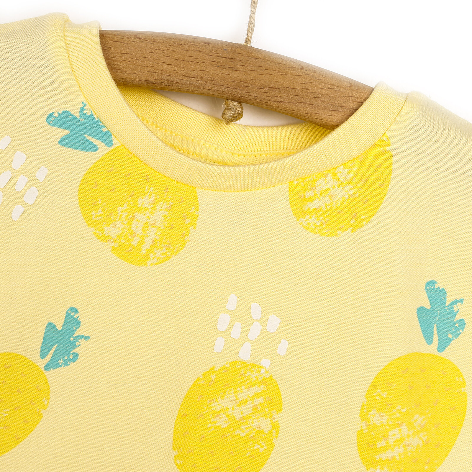 Meyveler Ananaslı Tshirt-Şort Takım