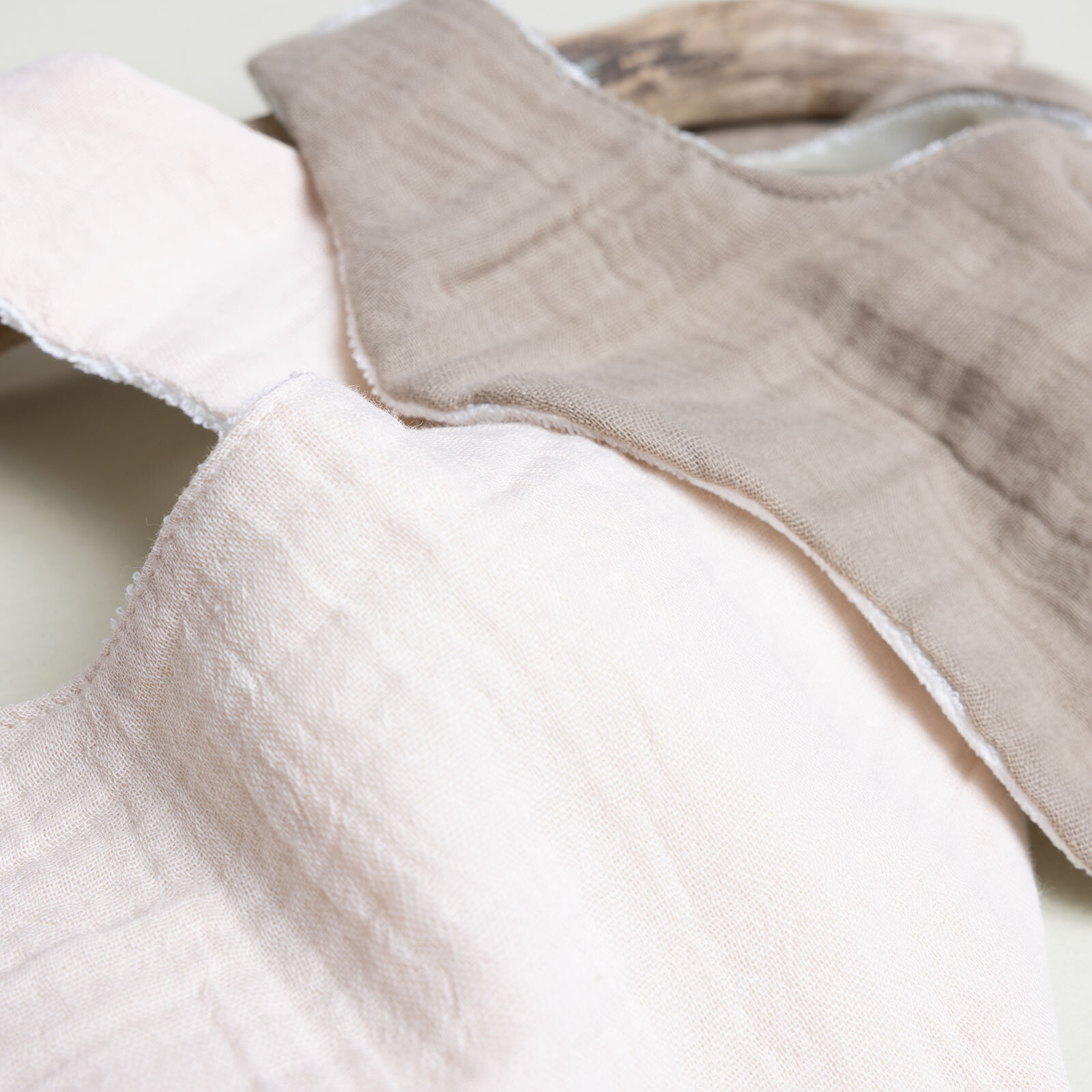 Müslin Çiçek Mama Önlük Ekru-Sütlü Kahve