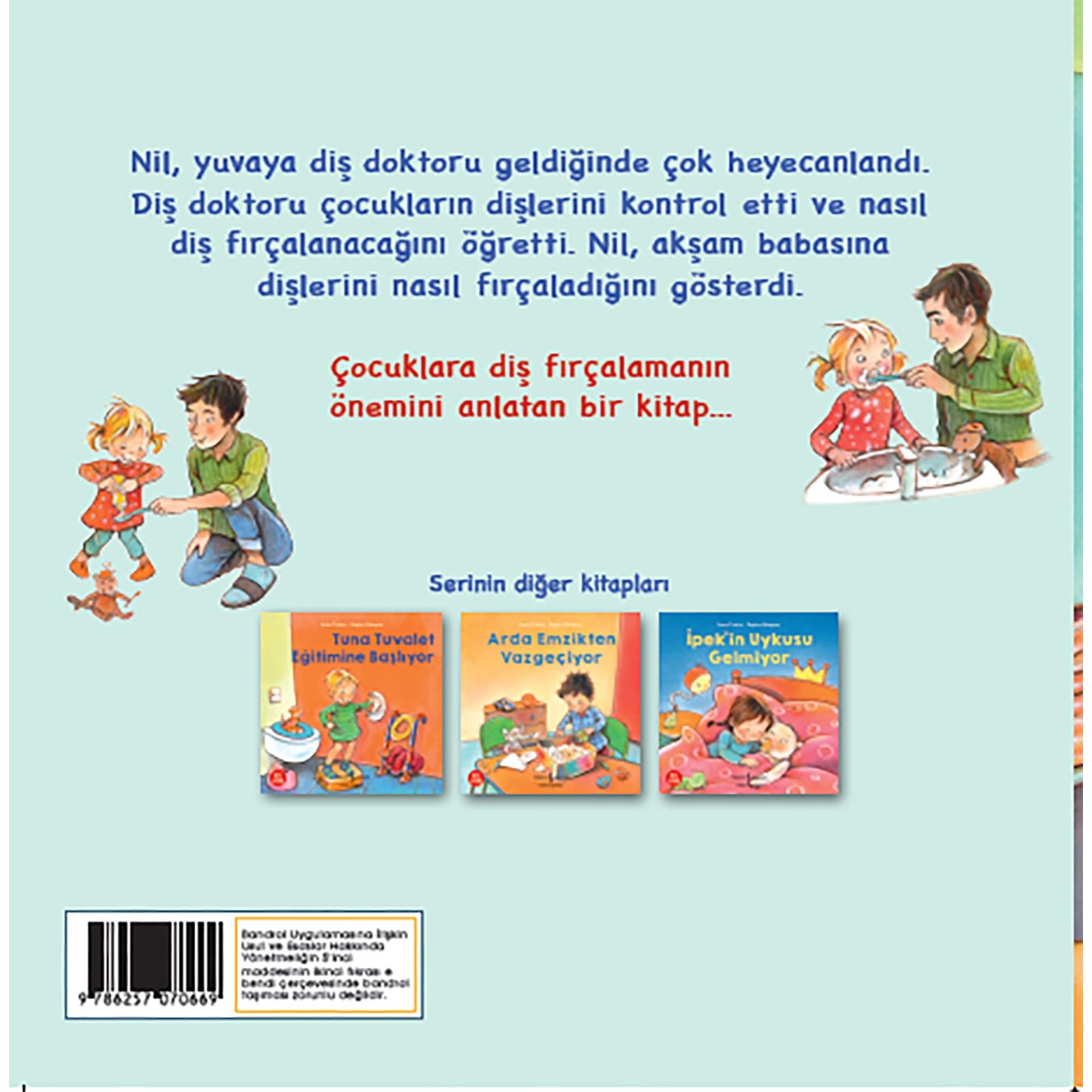 Nil Dişlerini Fırçalıyor